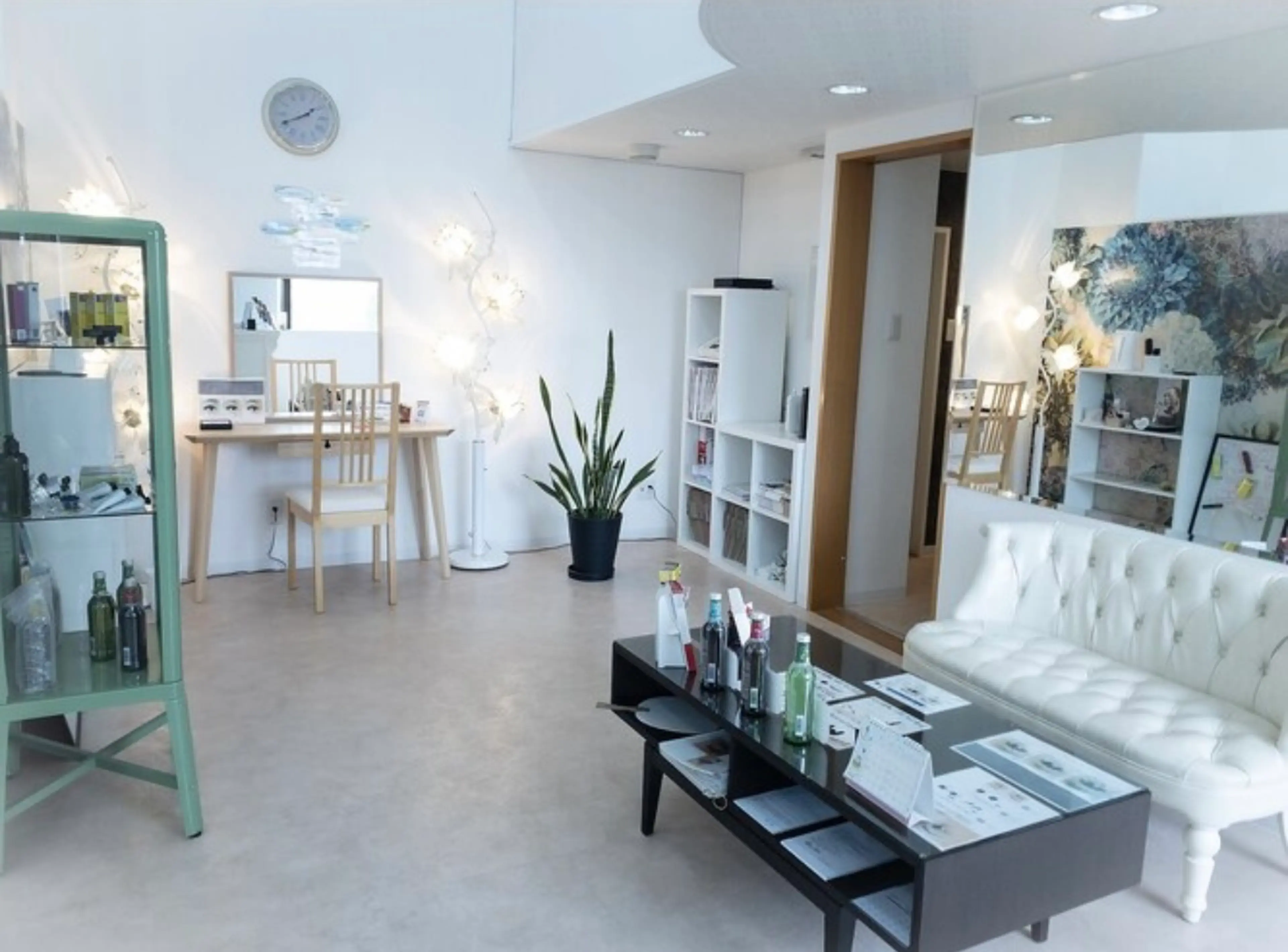 Eye's More 国立の内観・外観1