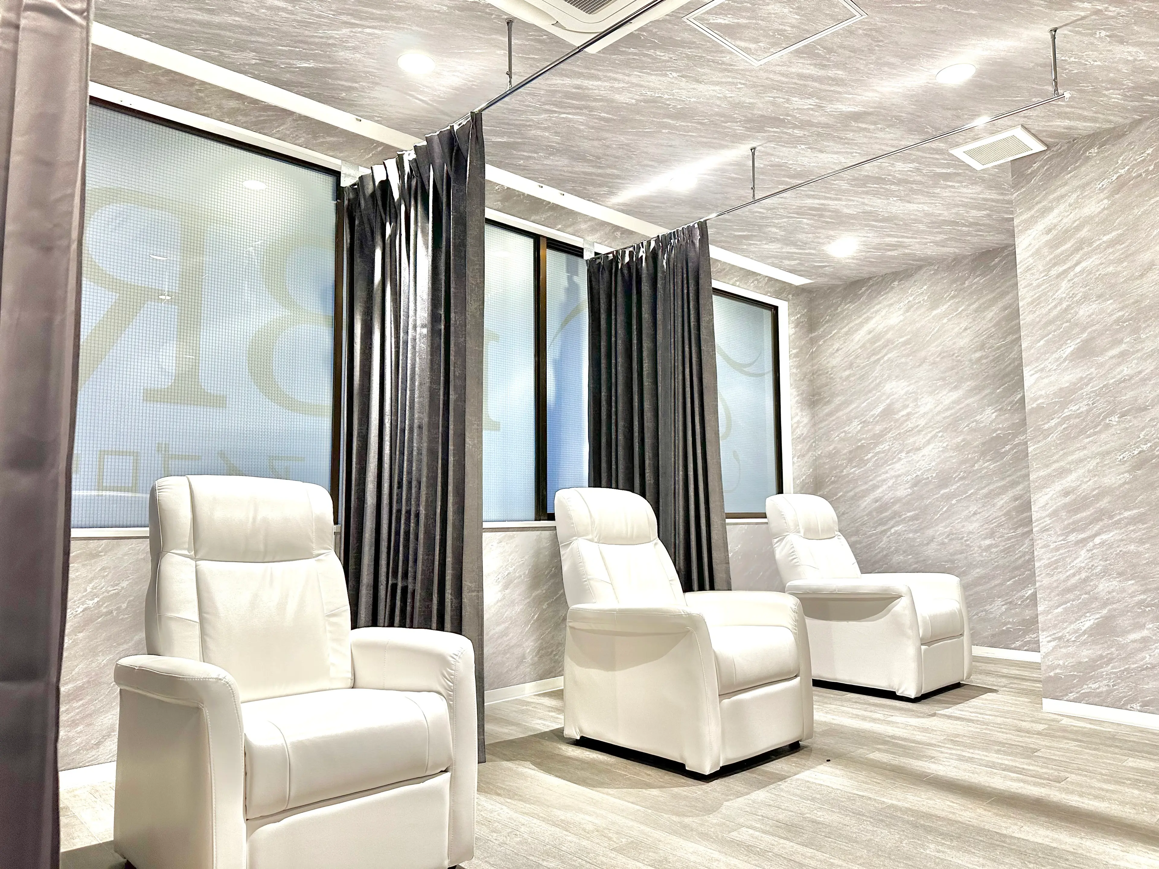 iBROW. 浦和店の内観・外観2