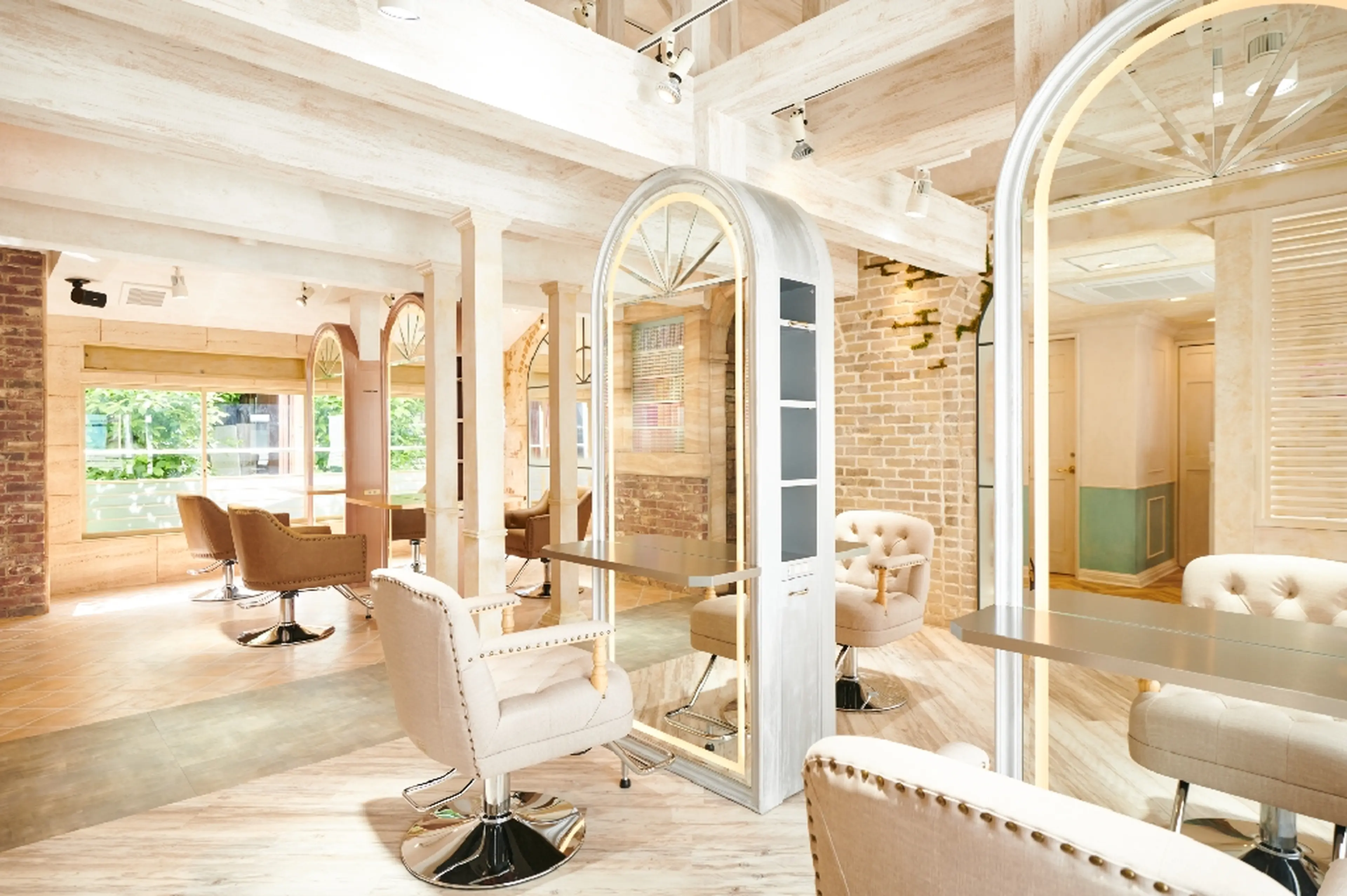 Aman hair-e 吉祥寺東口店 アマンヘアーイーストの内観・外観2