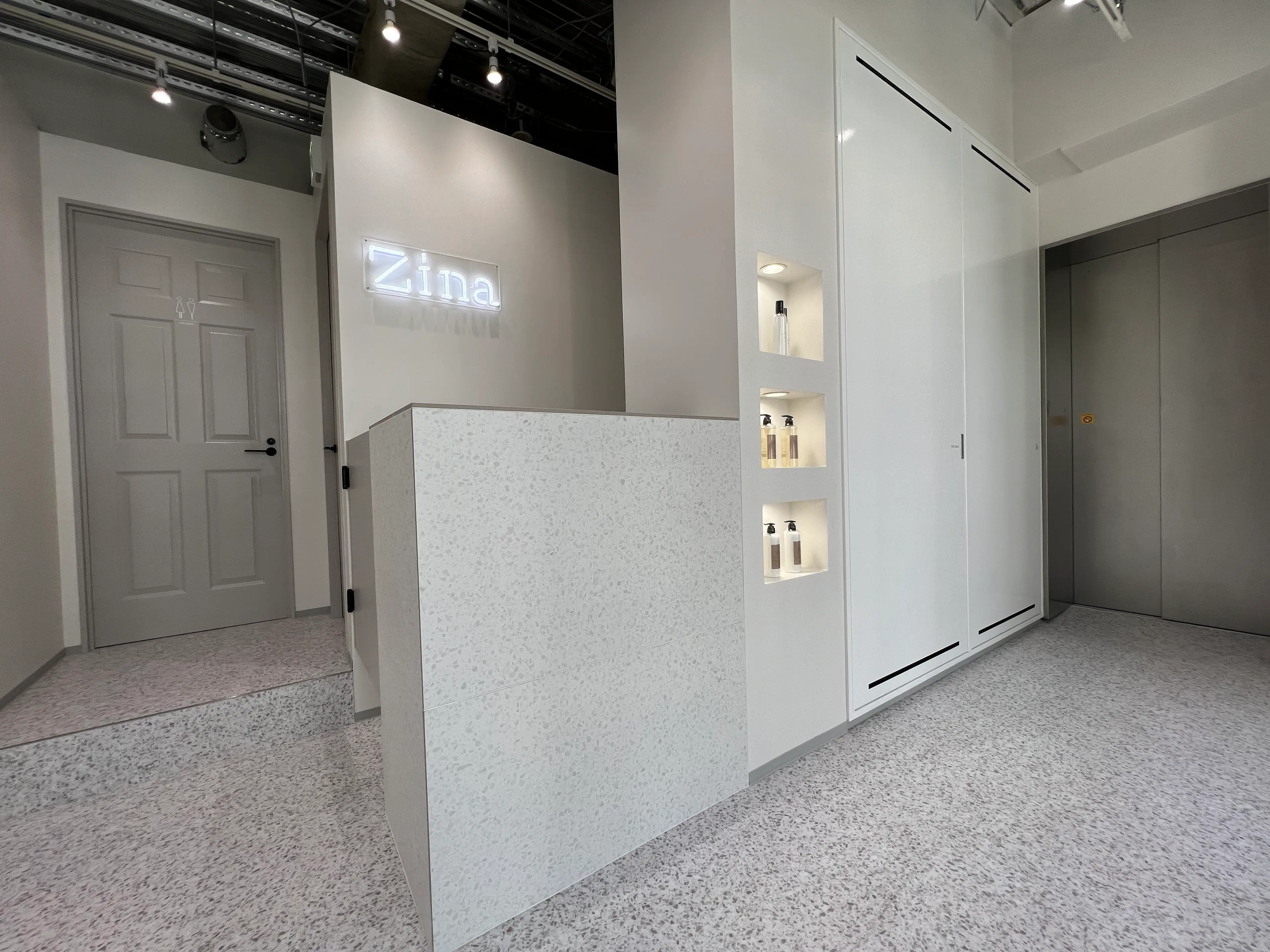 全席個室美容室 Zina 大阪茨木 髪質改善＆トリートメントの内観・外観2