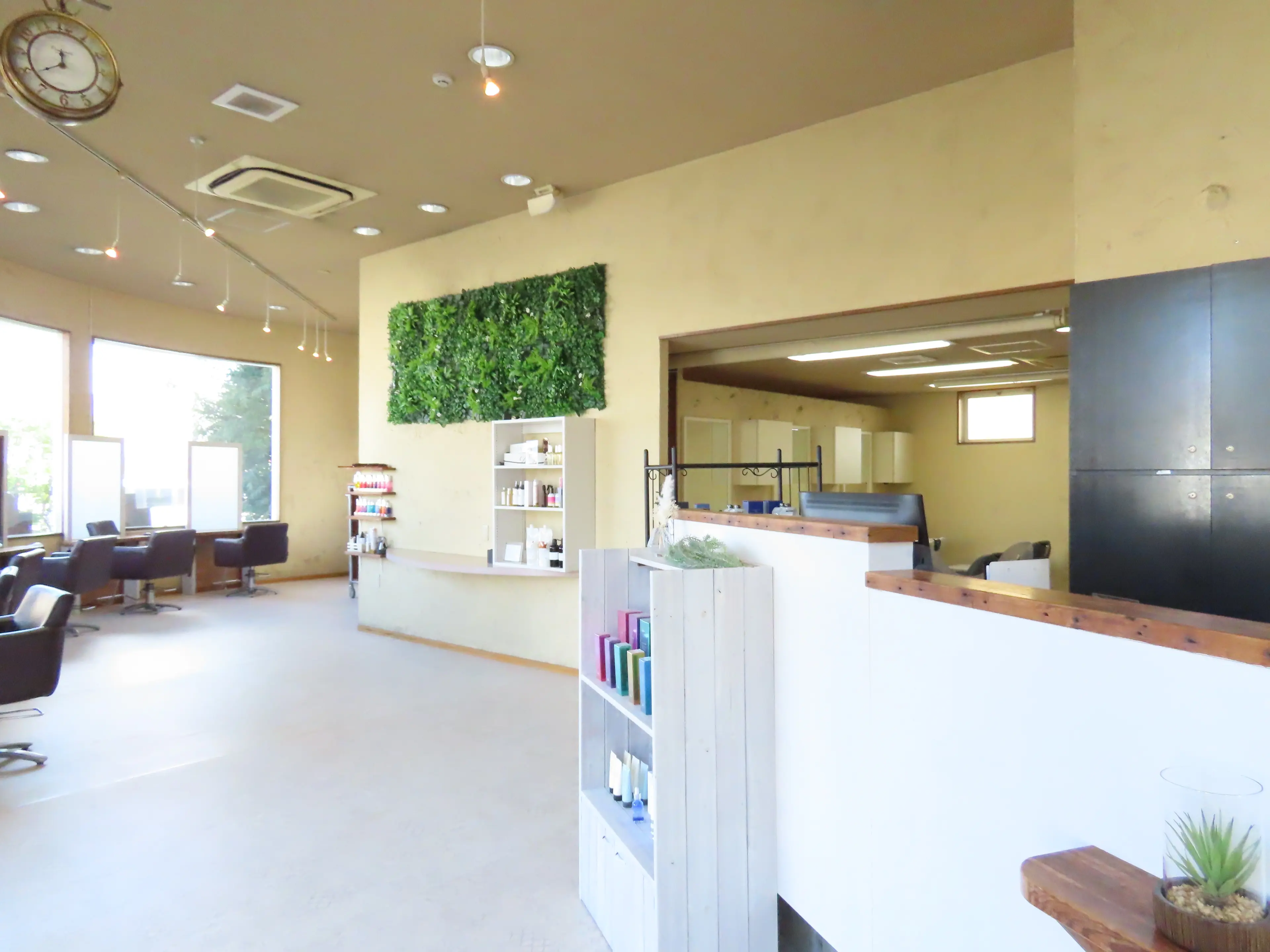 BLSの内観・外観3