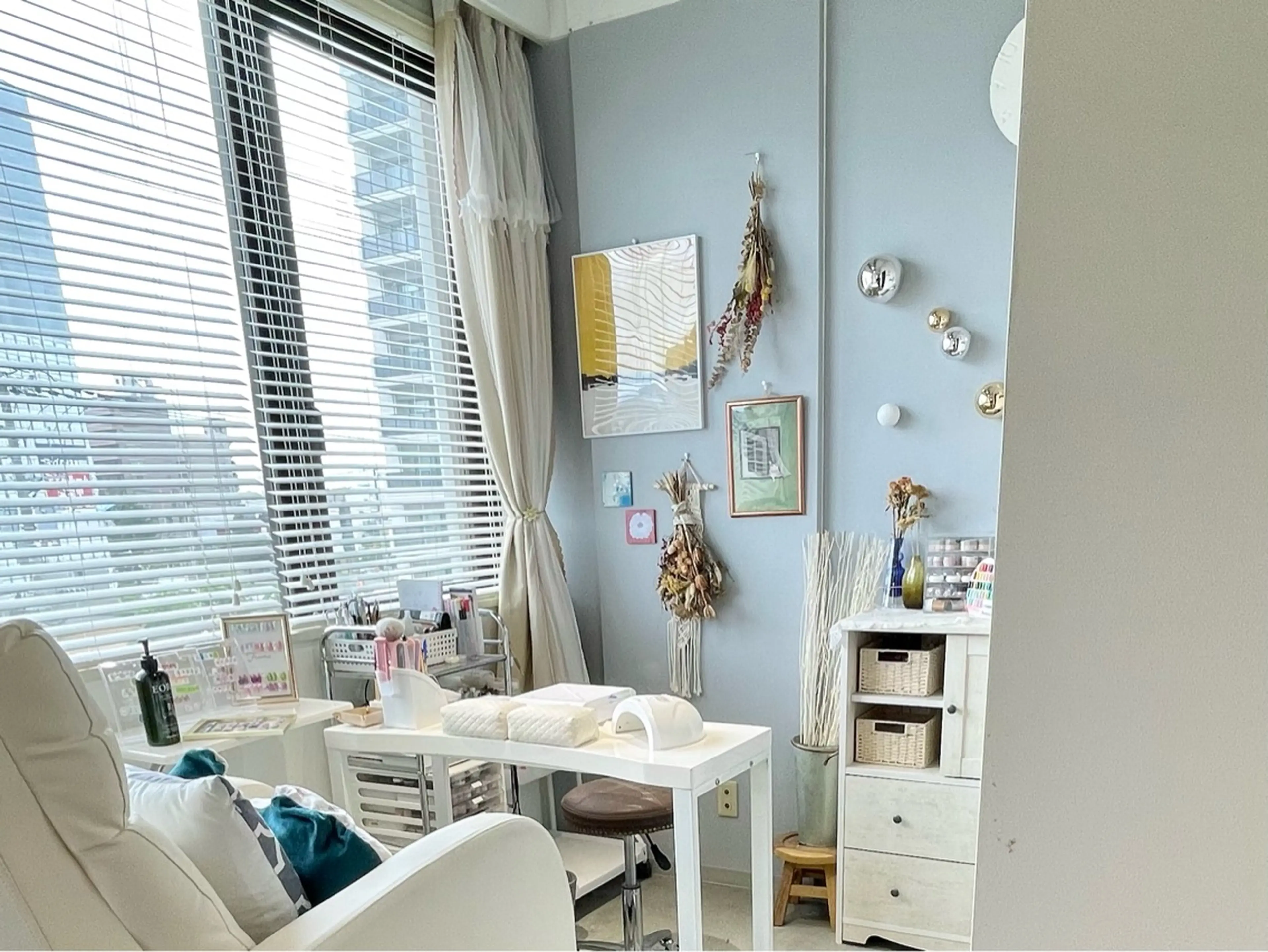 Hair＆Nail pêjiの内観・外観1