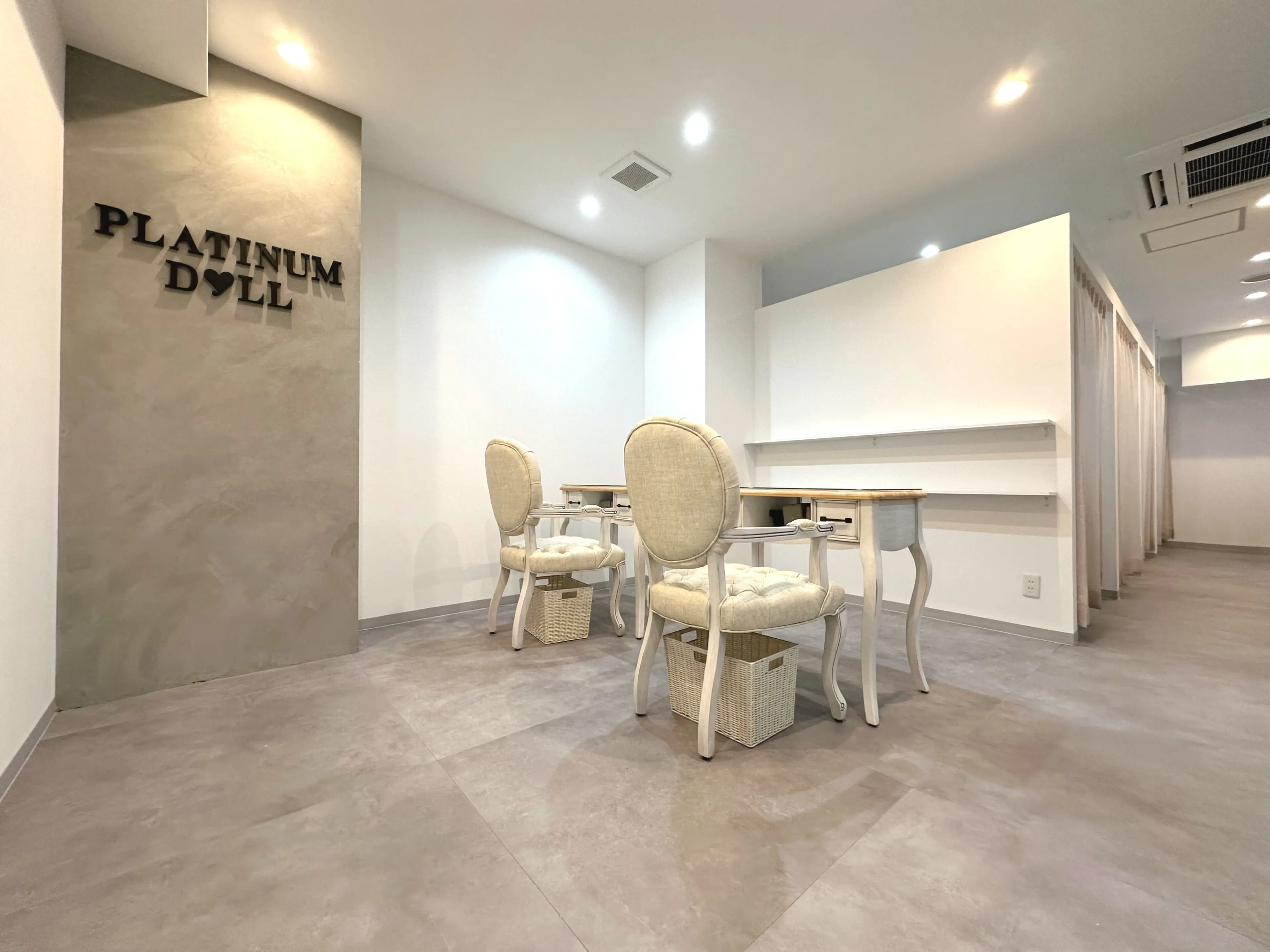 PLATINUM DOLL福岡大名店の内観・外観3