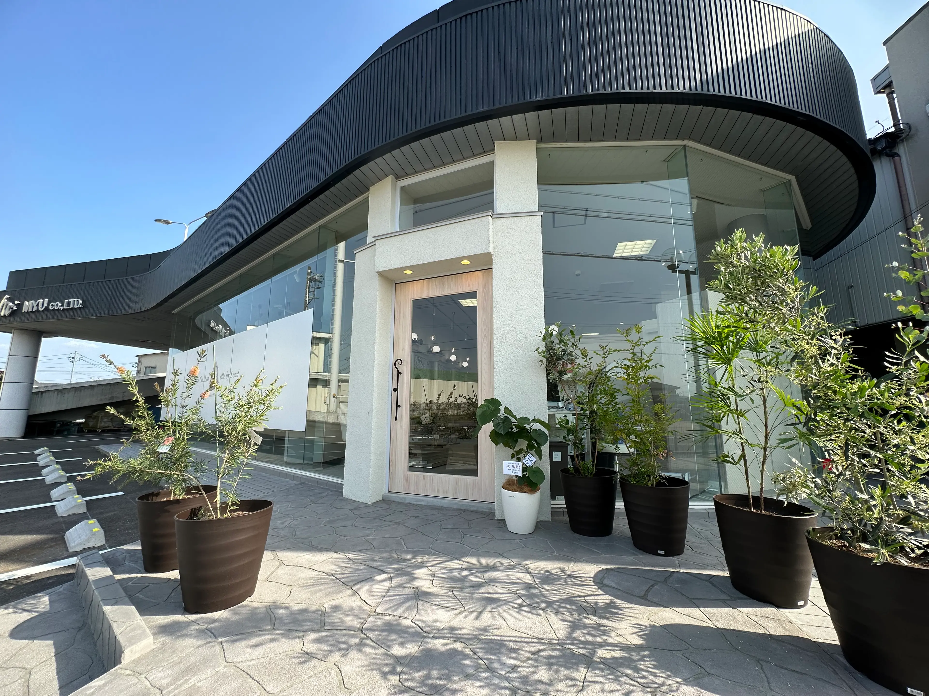 elle  by  londの内観・外観2