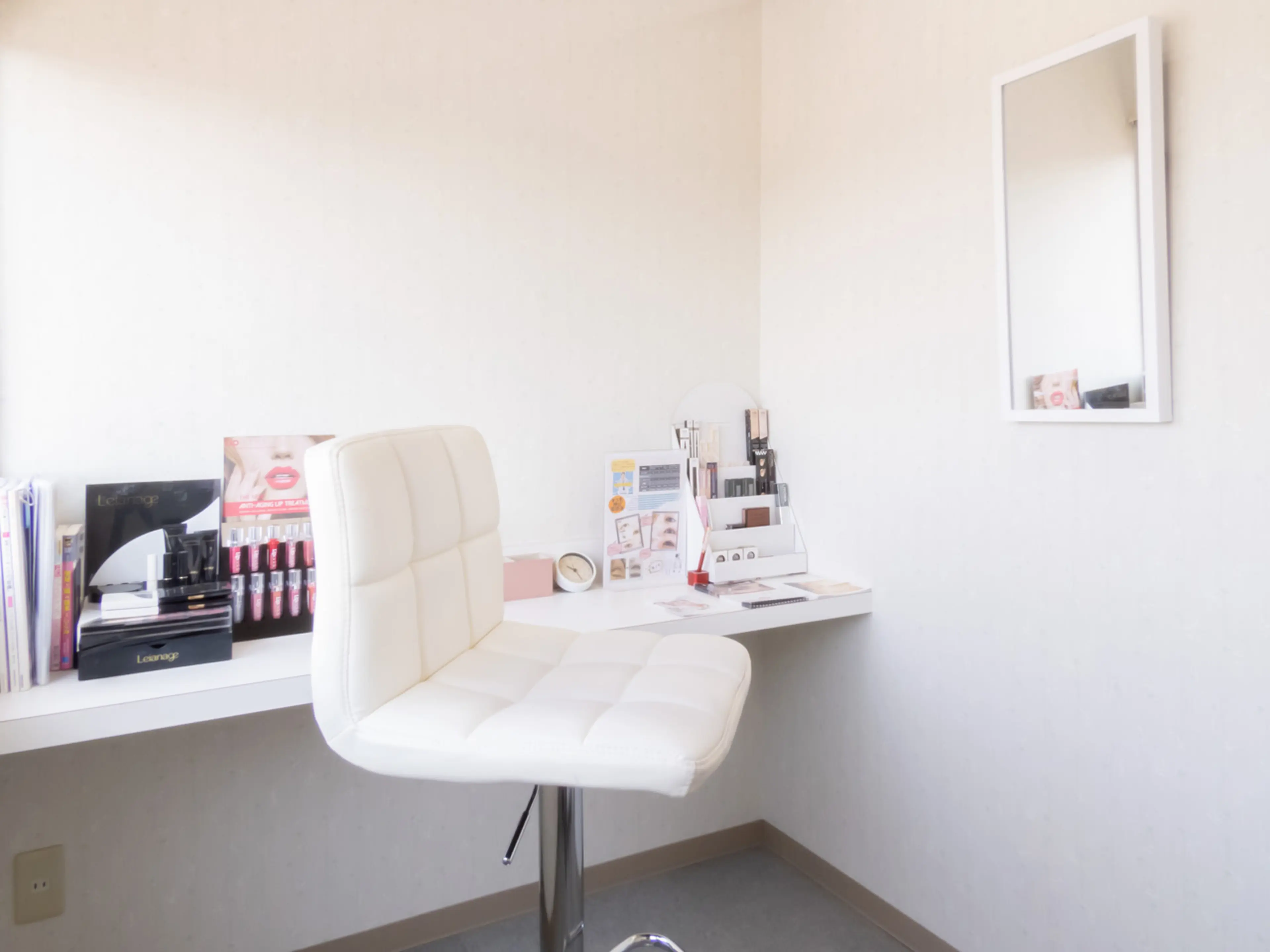 自まつ毛美容サロンくるるんの内観・外観3