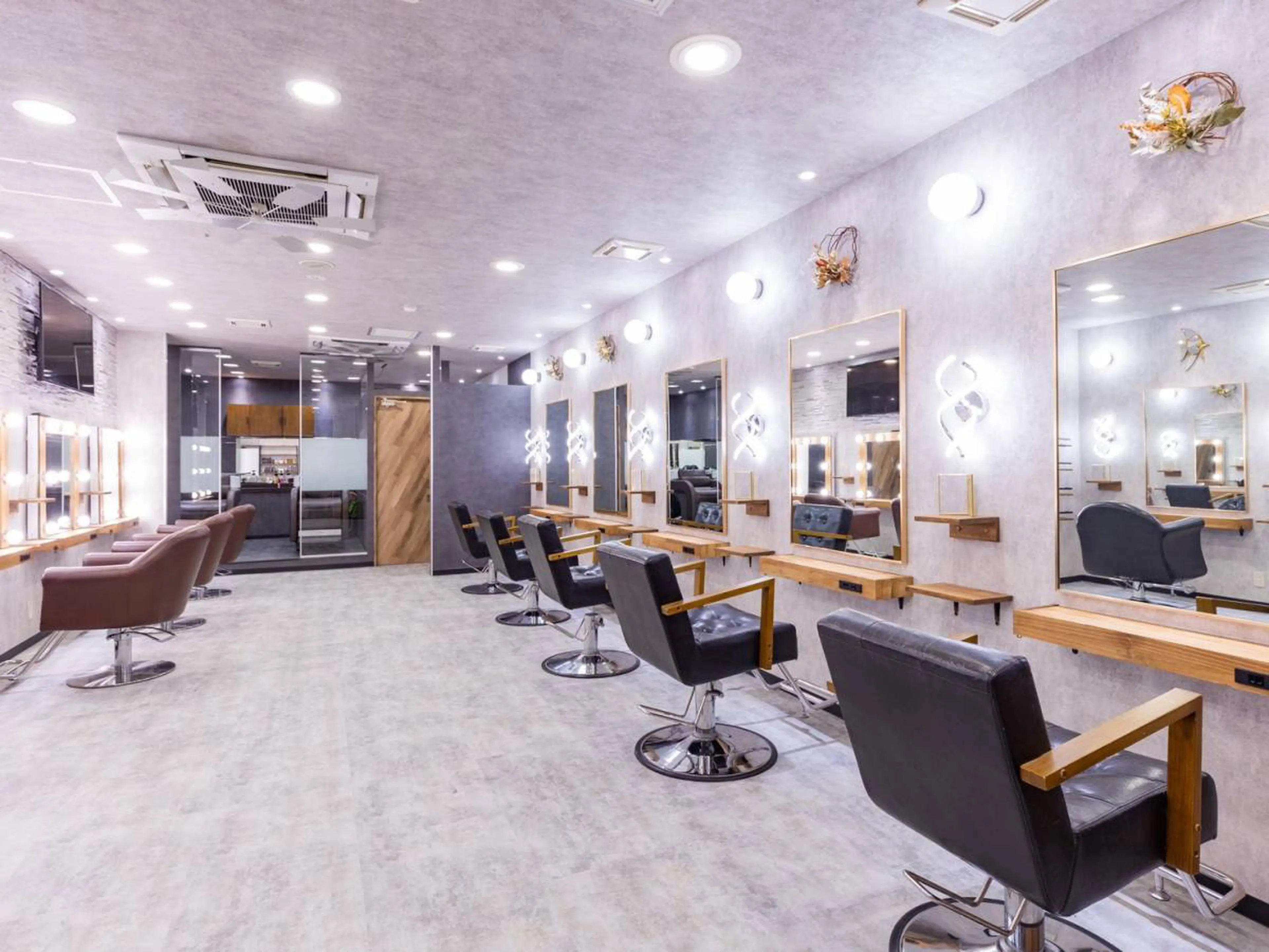 LILY【リリィー】の内観・外観1