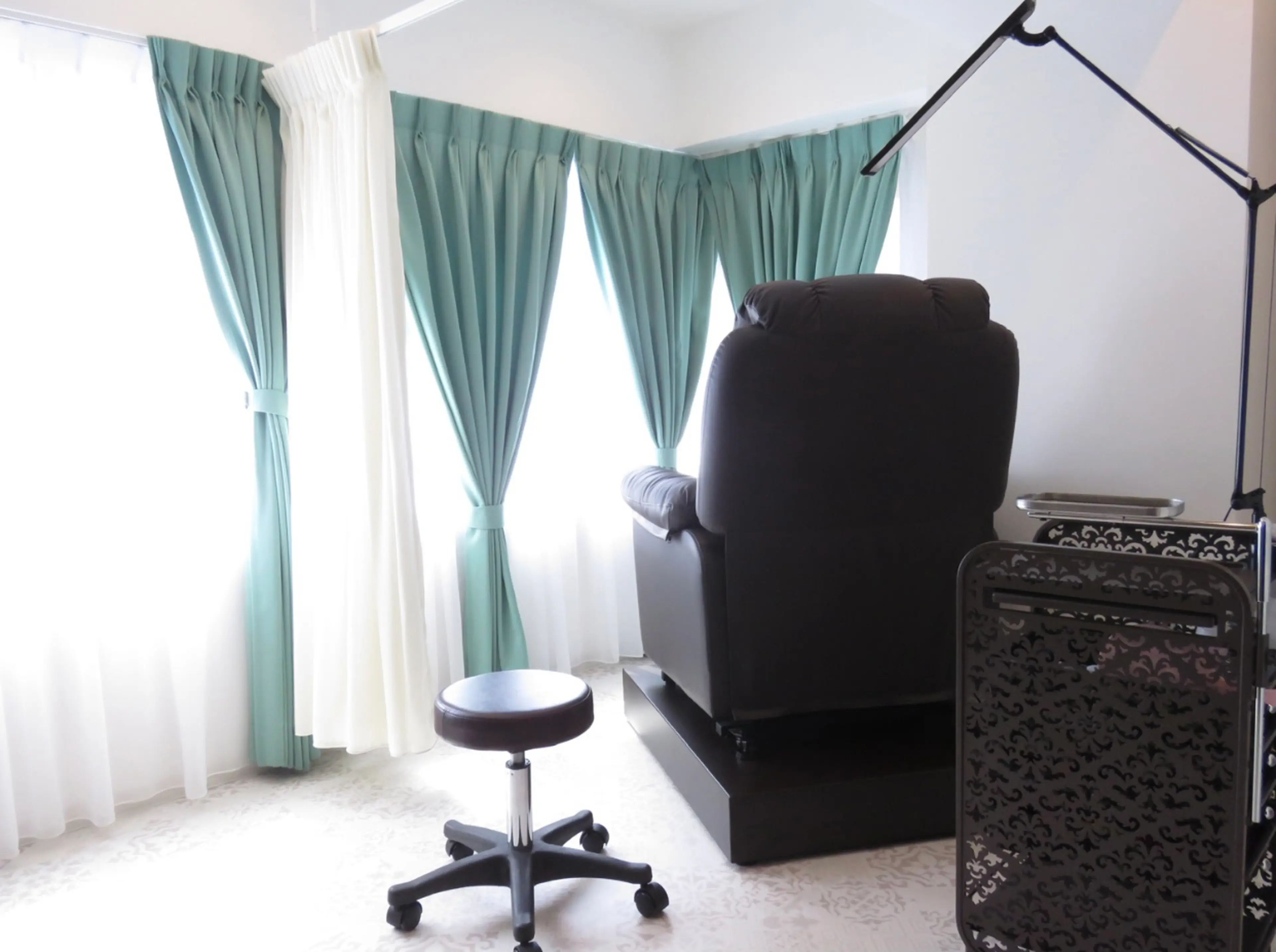 まつ毛エクステ専門【ニコットラッシュ表参道】パリジェンヌ&フラット&まつ毛パーマの内観・外観2