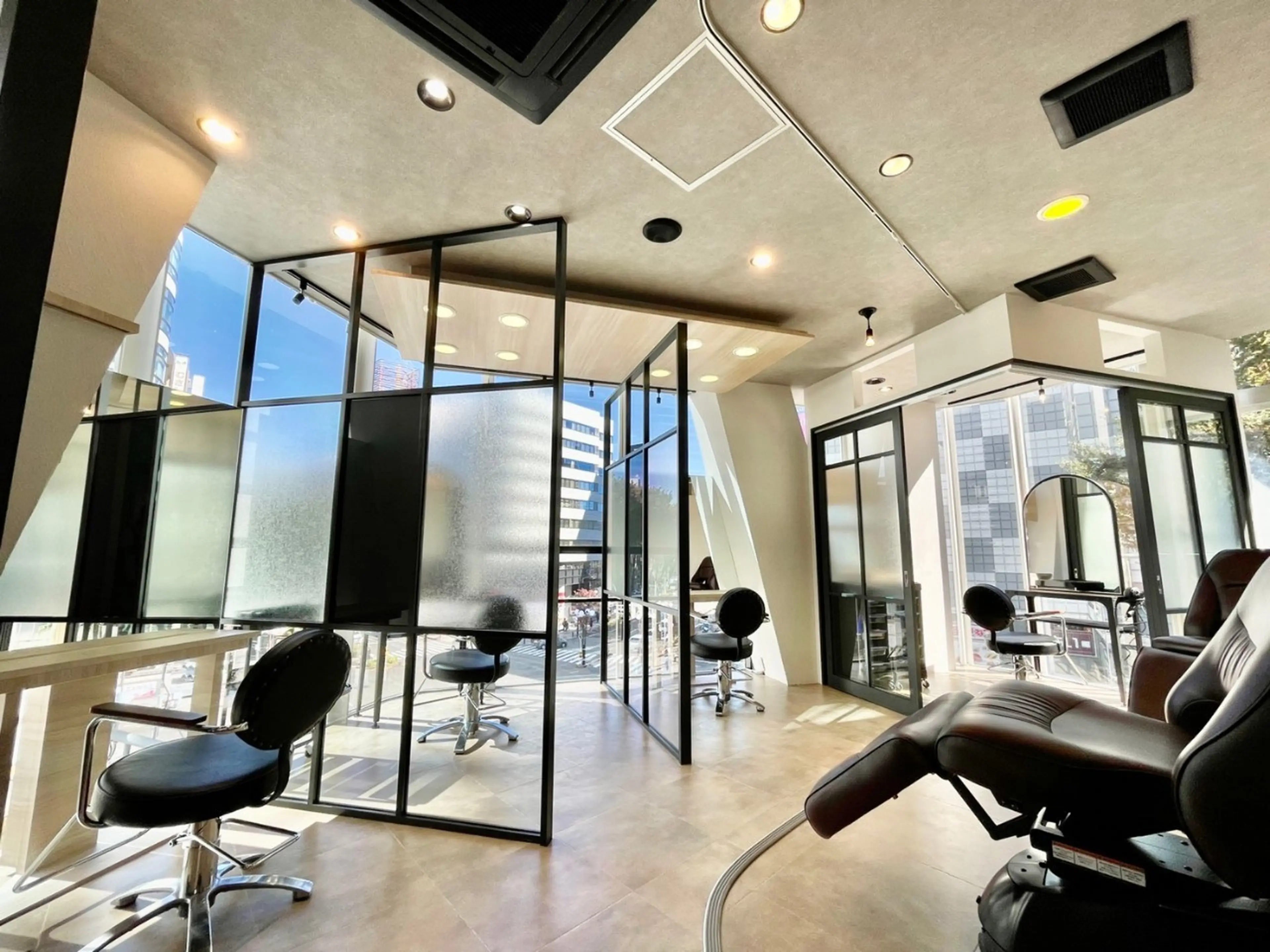 ECRART lilas 立川店の内観・外観1