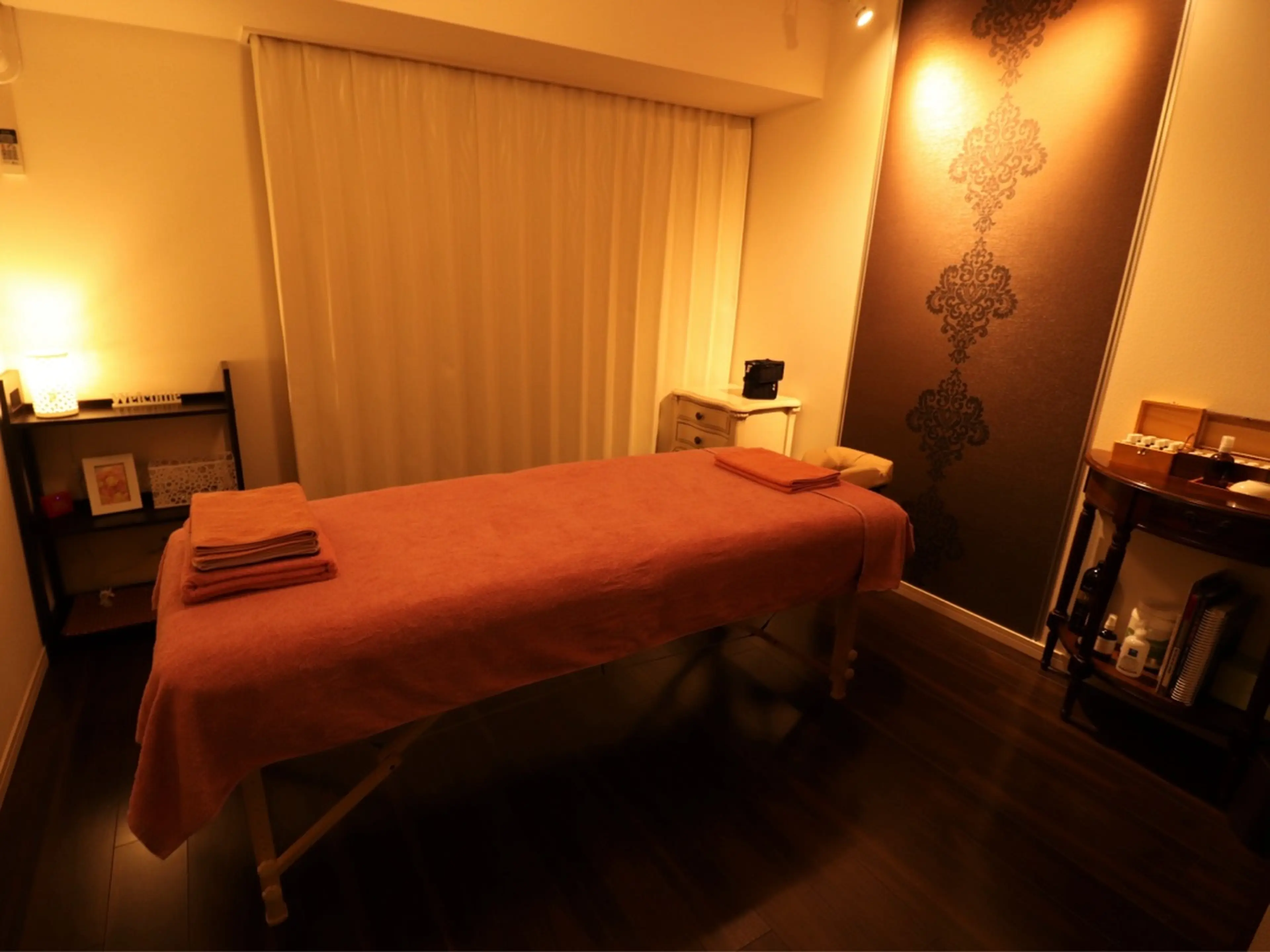 アロマテラピーサロン Sacred Scents（セイクレッド センツ）の内観・外観1