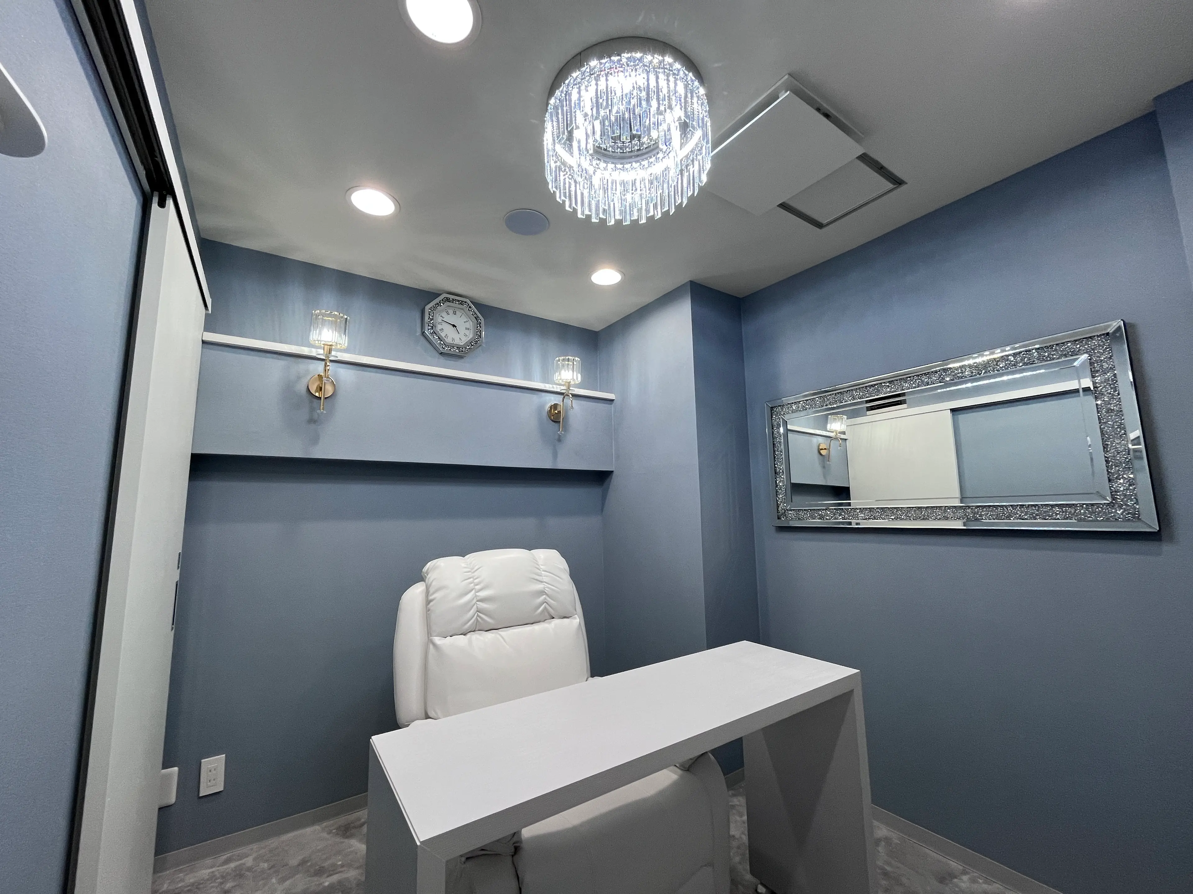 アイ&ネイルサロン リスブラン 銀座新富町店の内観・外観3