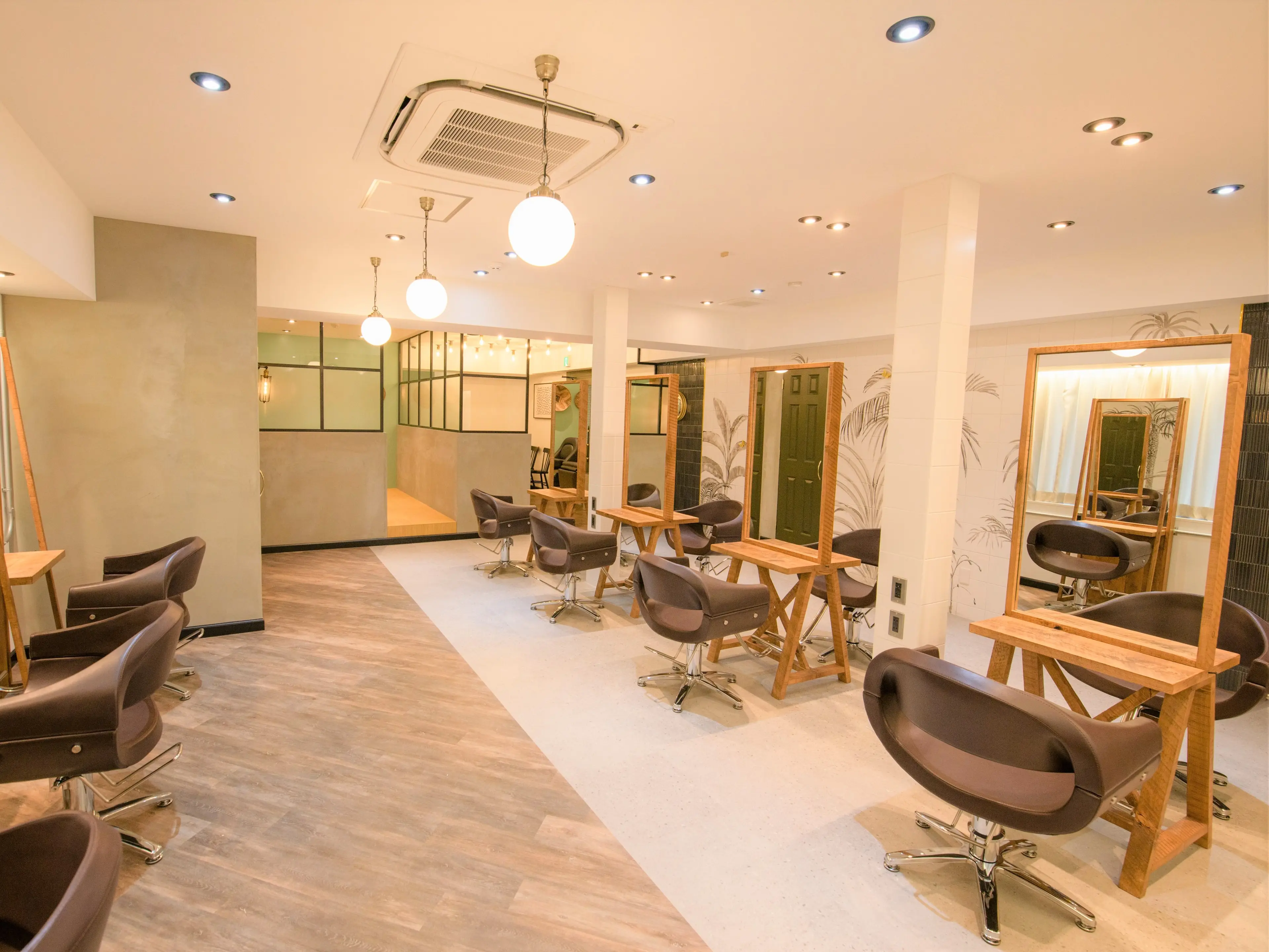 Emerge 蒲田東口店【エマージュ】の内観・外観1