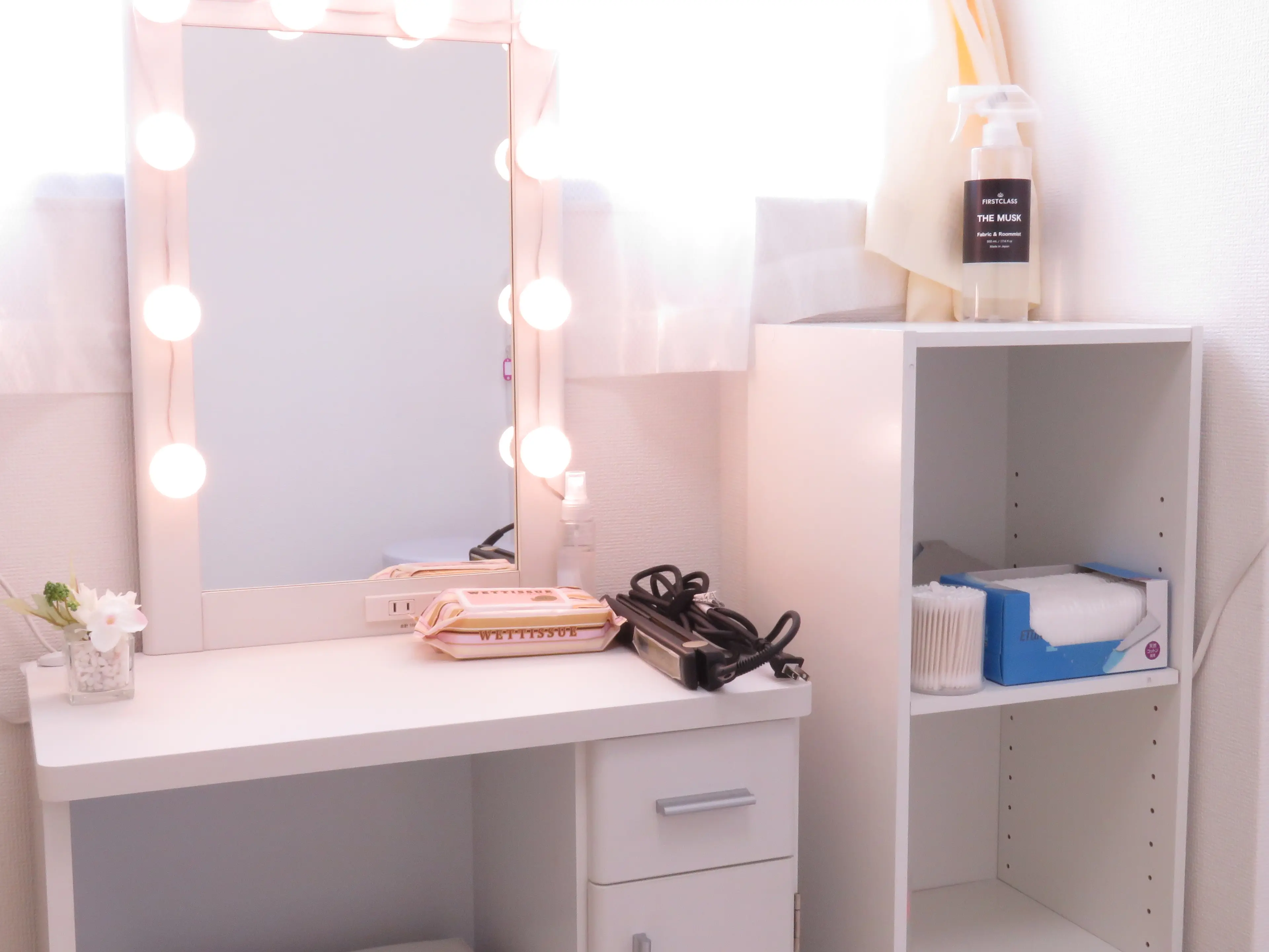 Eyelash&Eyebrow salon Threeの内観・外観2