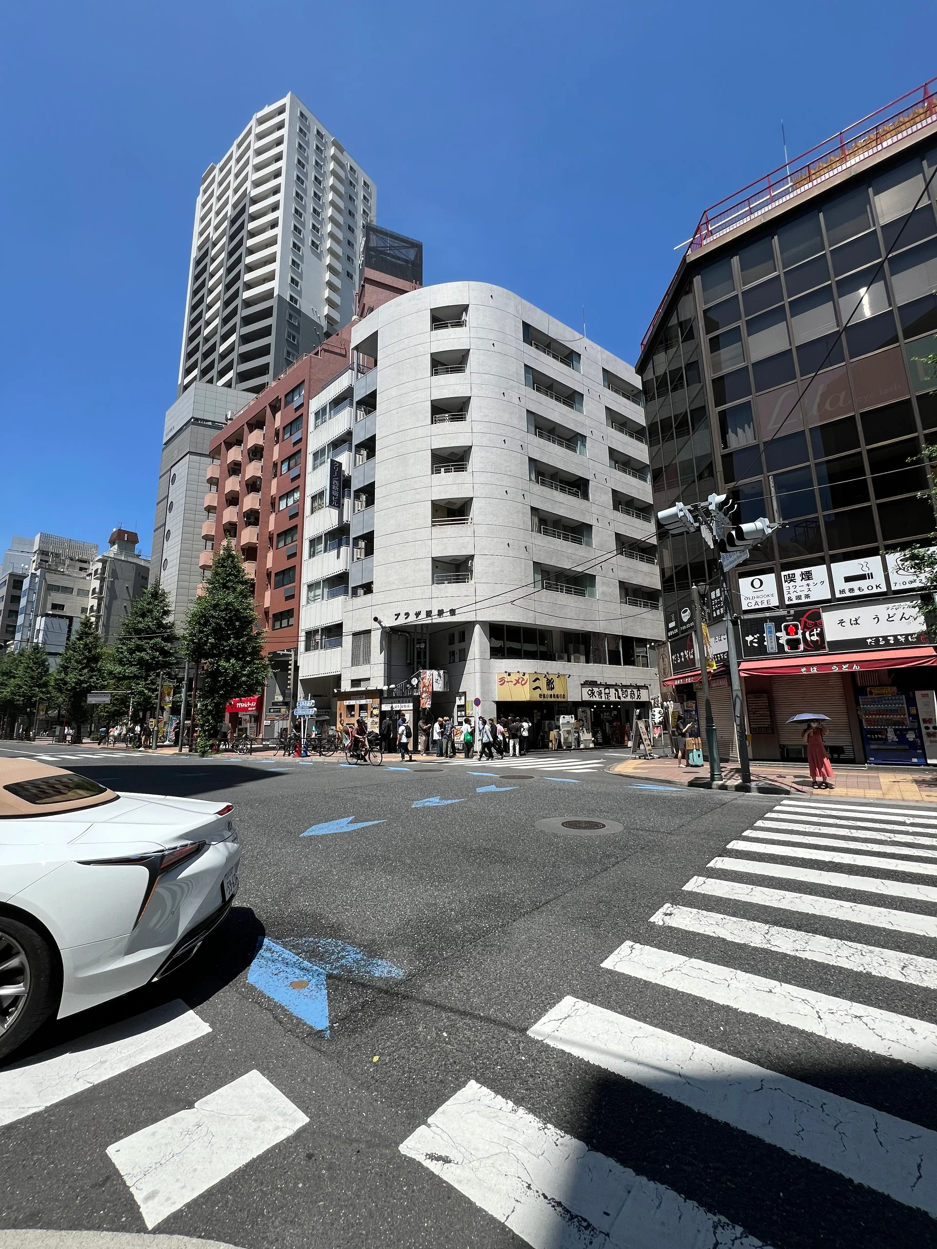 La  belle   nail    salonの内観・外観1