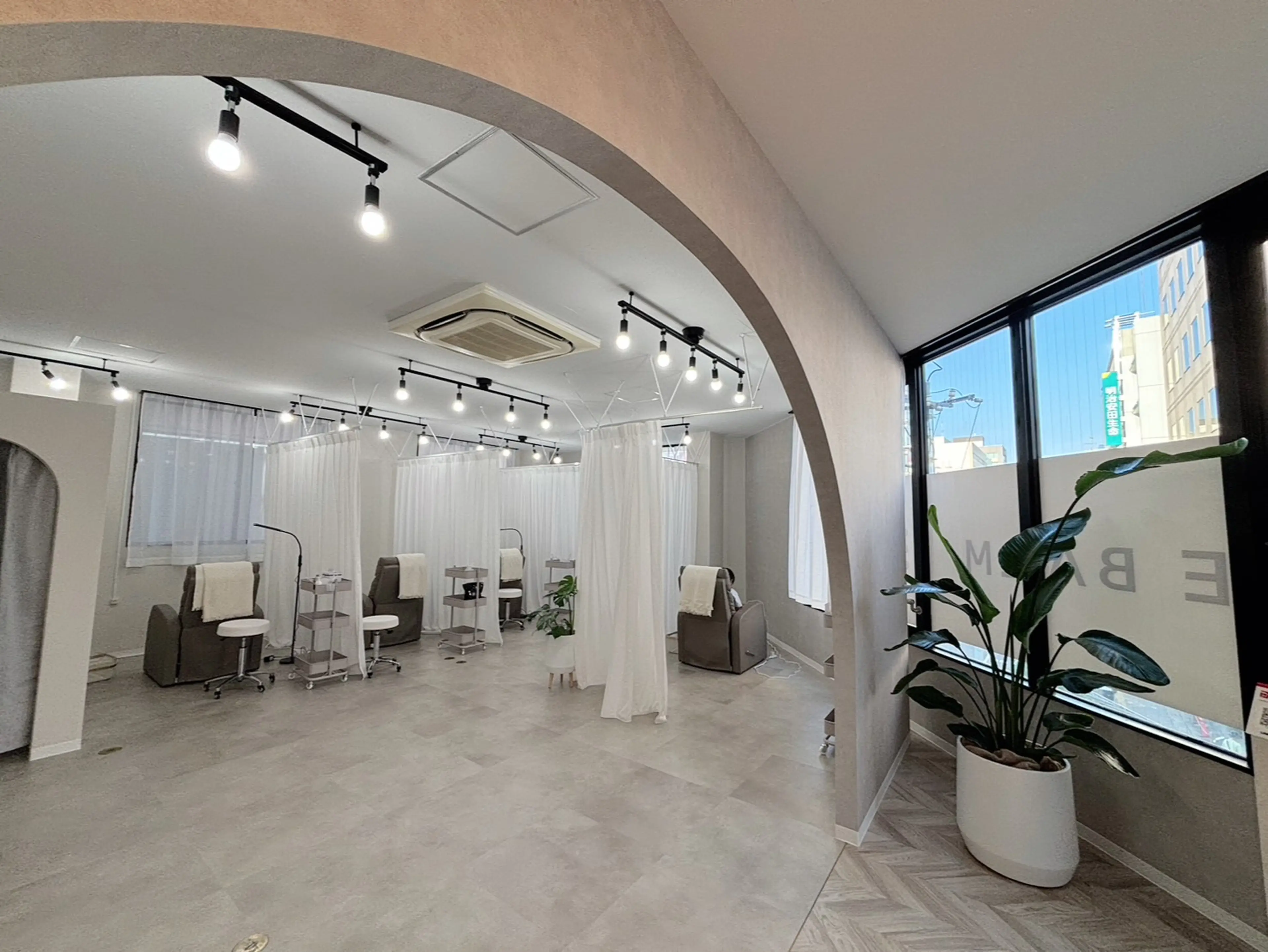 THE BALM 南越谷店の内観・外観2