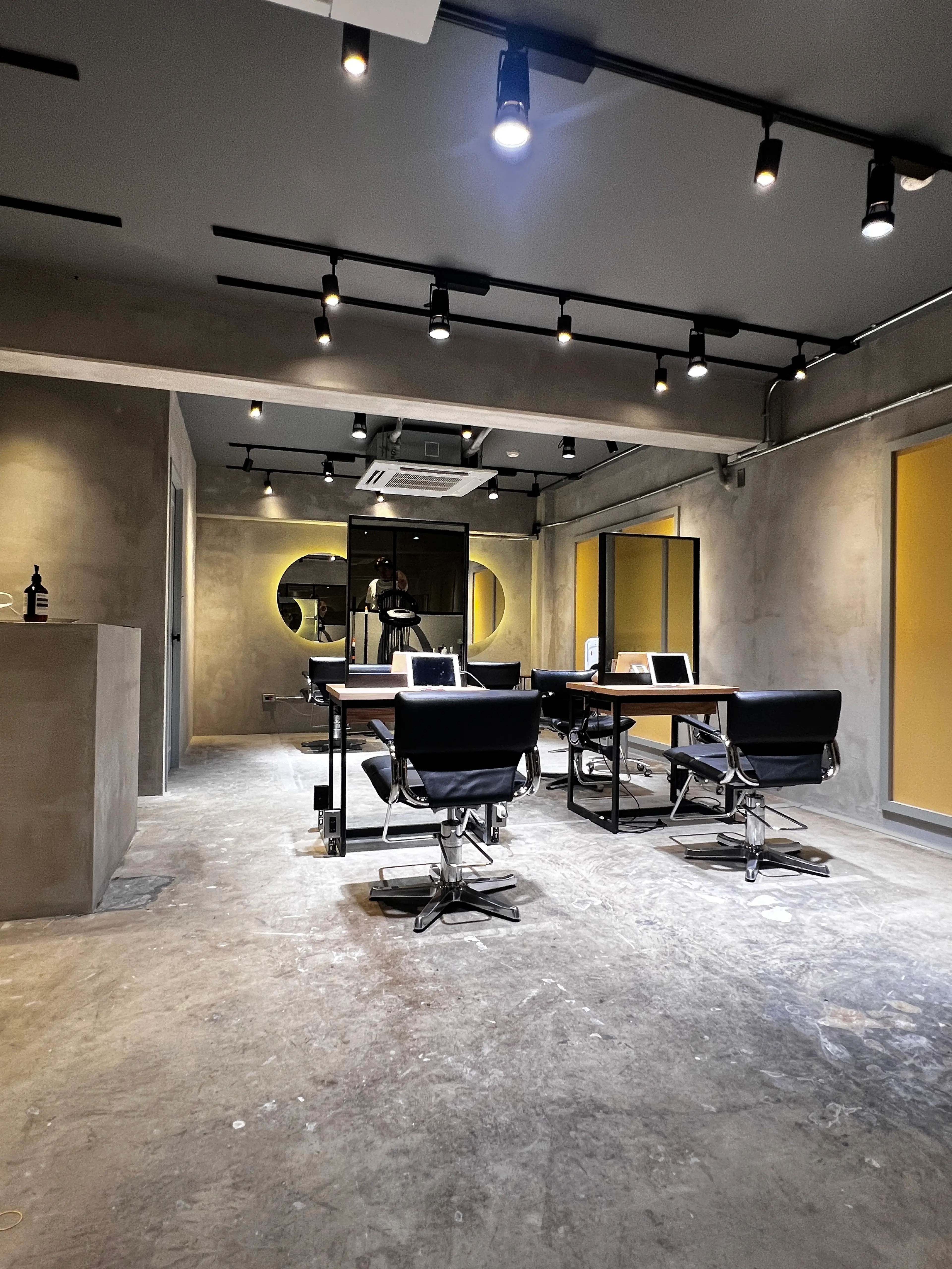 PLUG hairdesignの内観・外観1