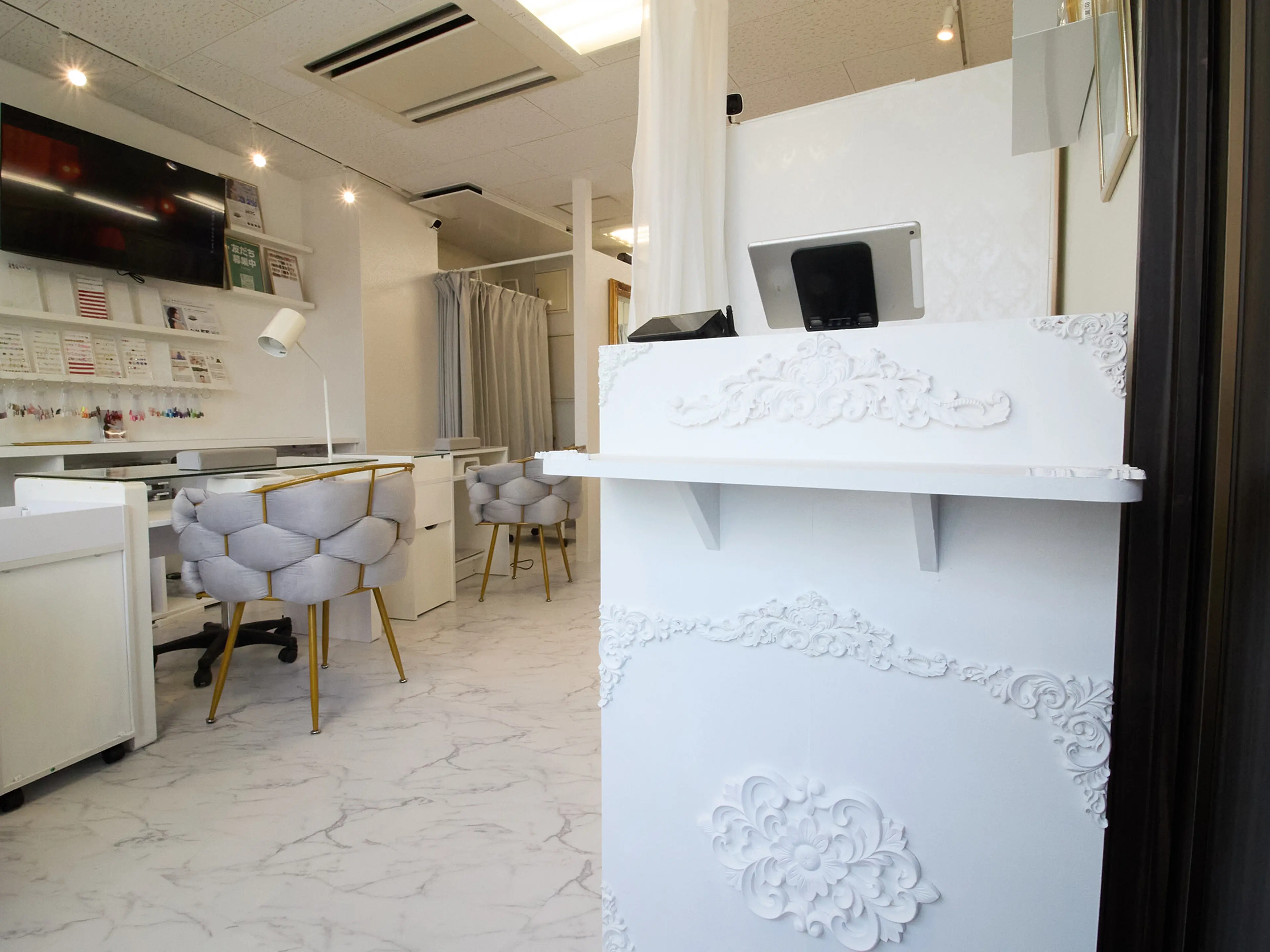 REBEST 京橋 ネイルとまつげ専門店 同時施術　リーベストの内観・外観3