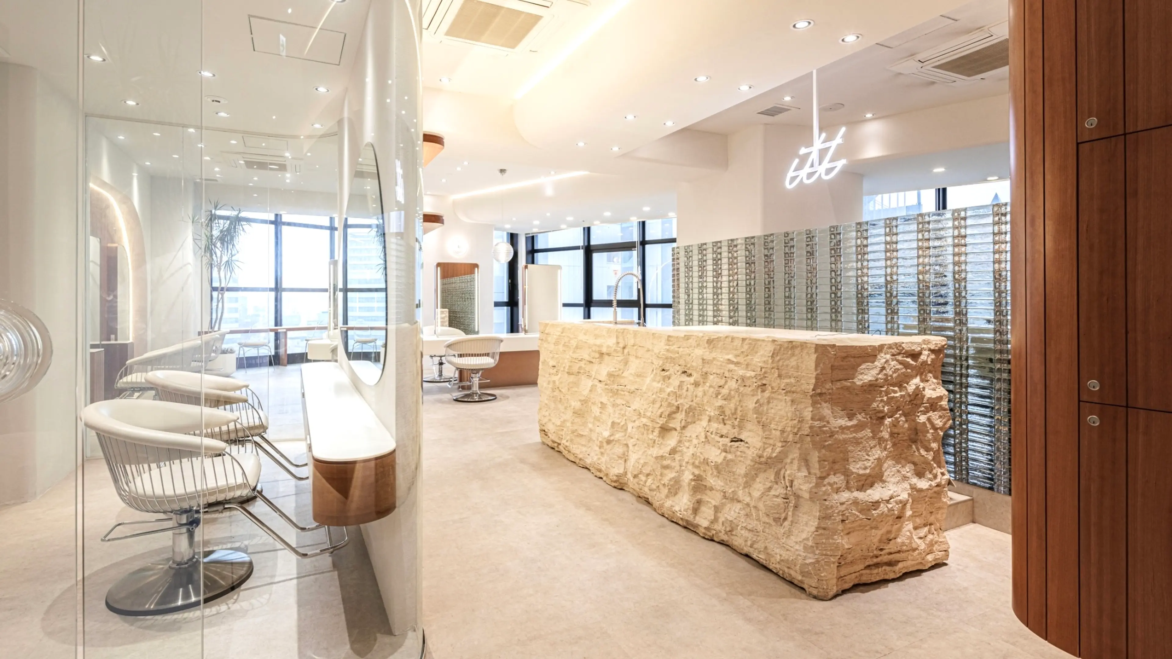 ill HAVANAの内観・外観1