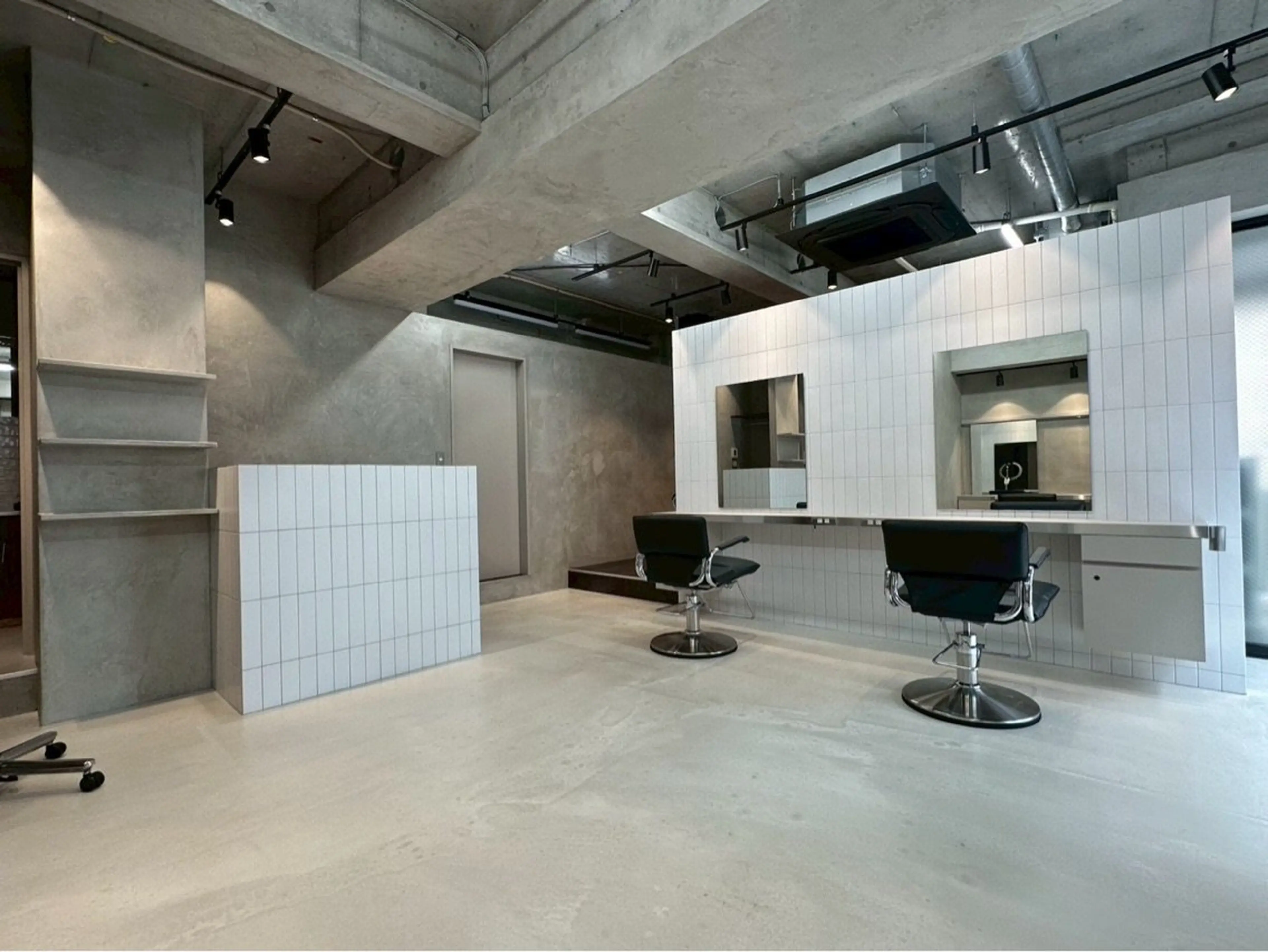 M,cooL men's hair salonの内観・外観2