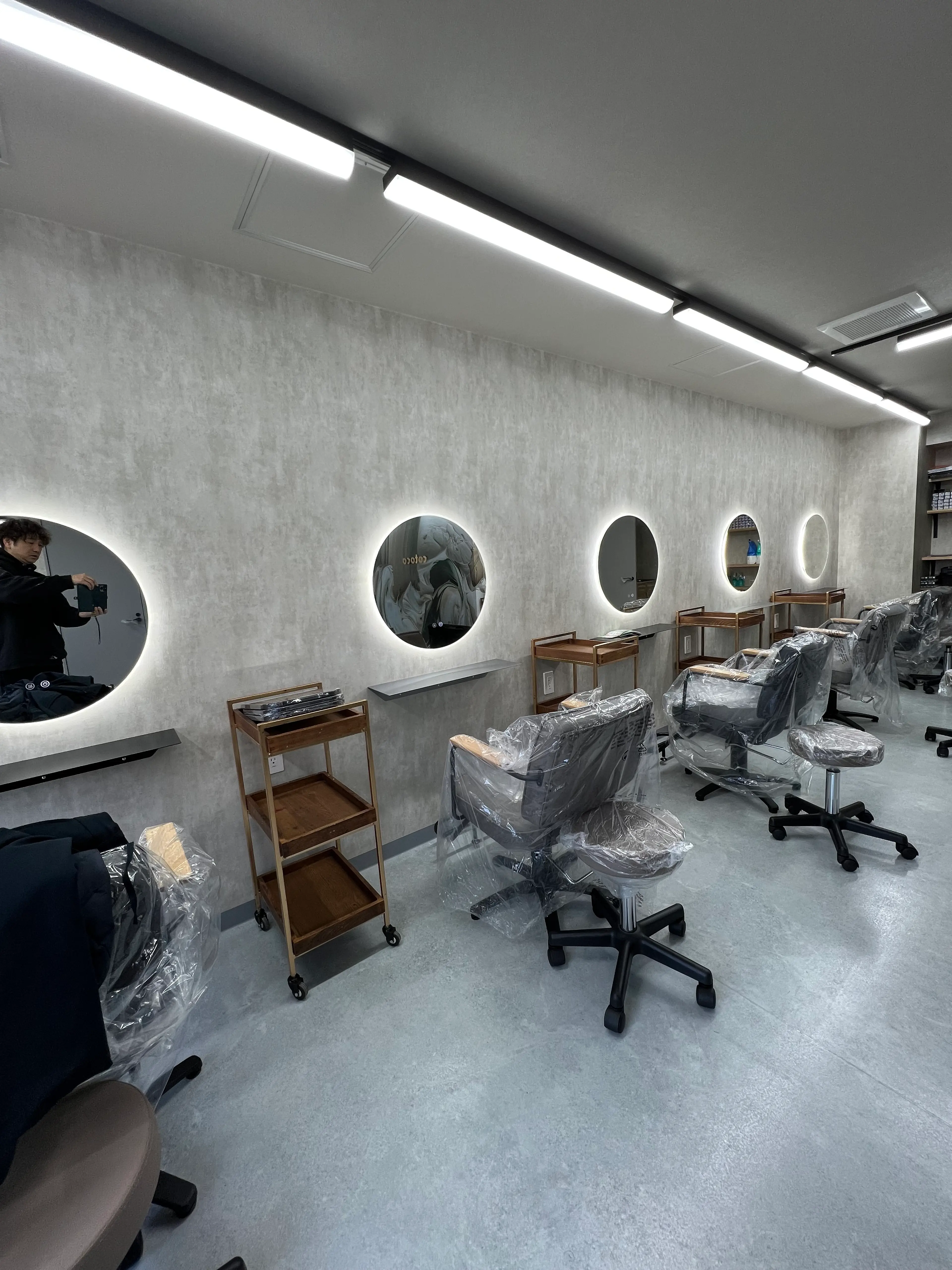 THREE(A)の内観・外観1