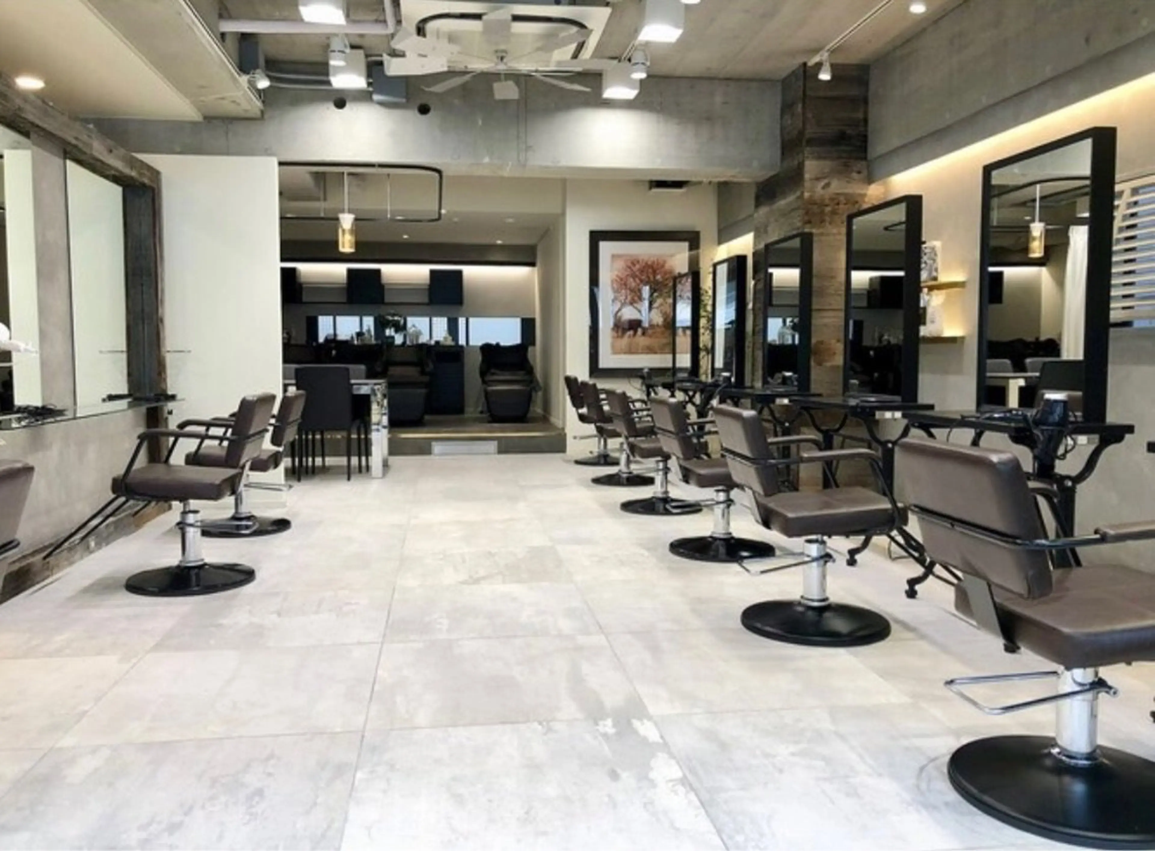 トルネードの内観・外観1