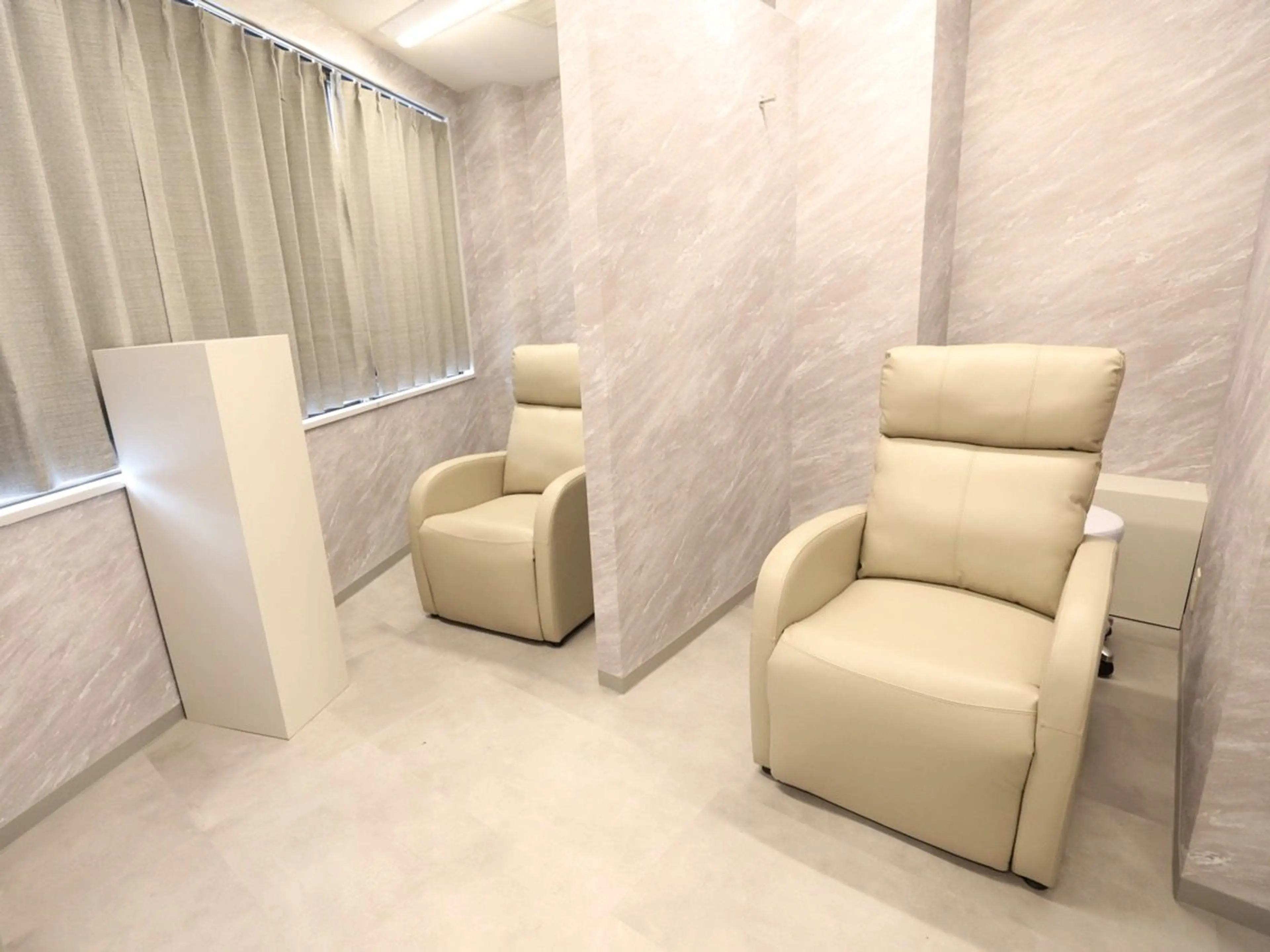 アイラッシュまつ毛パーマ&ネイル専門店PLATINUMDOLL三宮店の内観・外観2