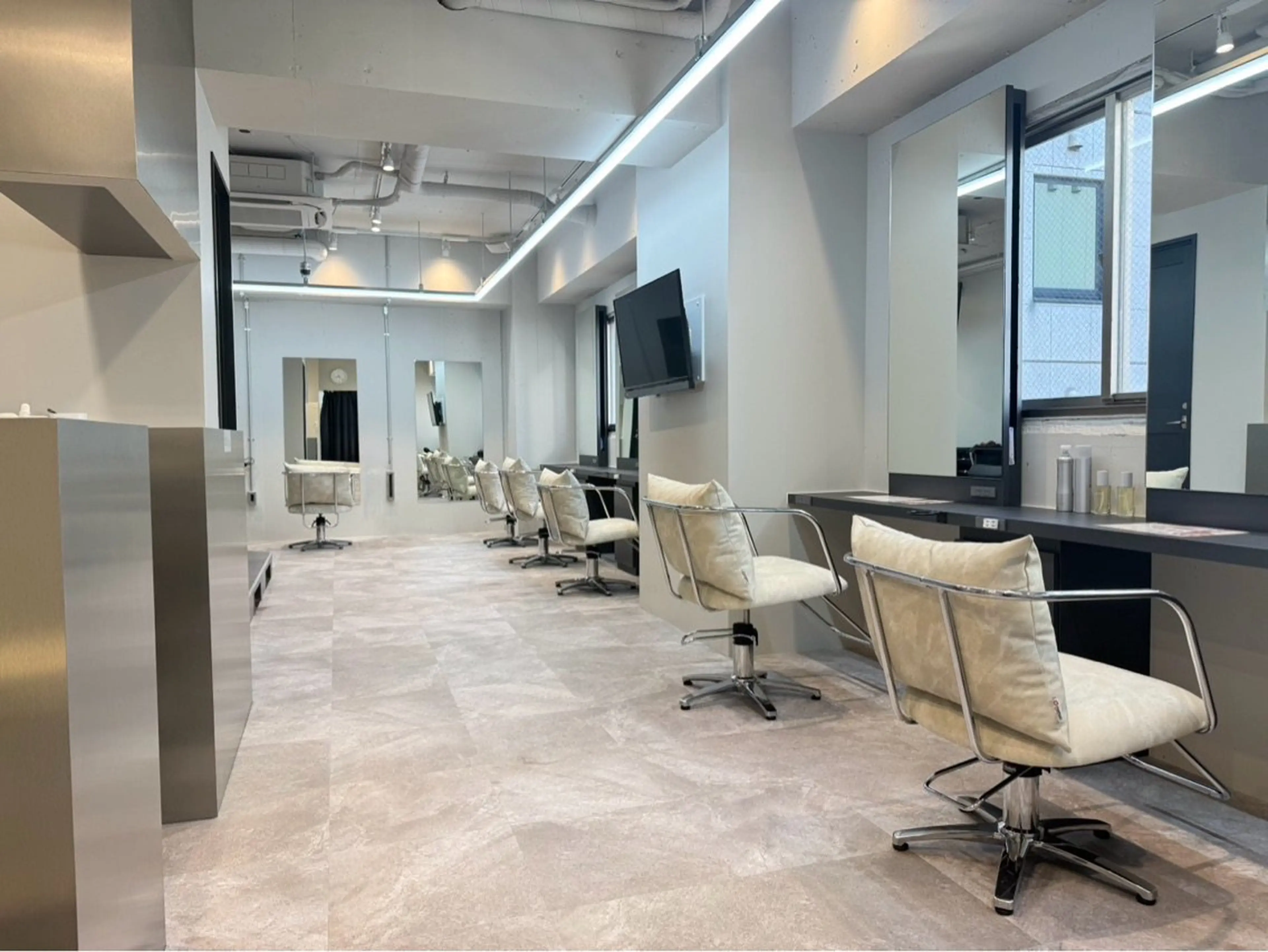 dot.nyu 横浜店の内観・外観1