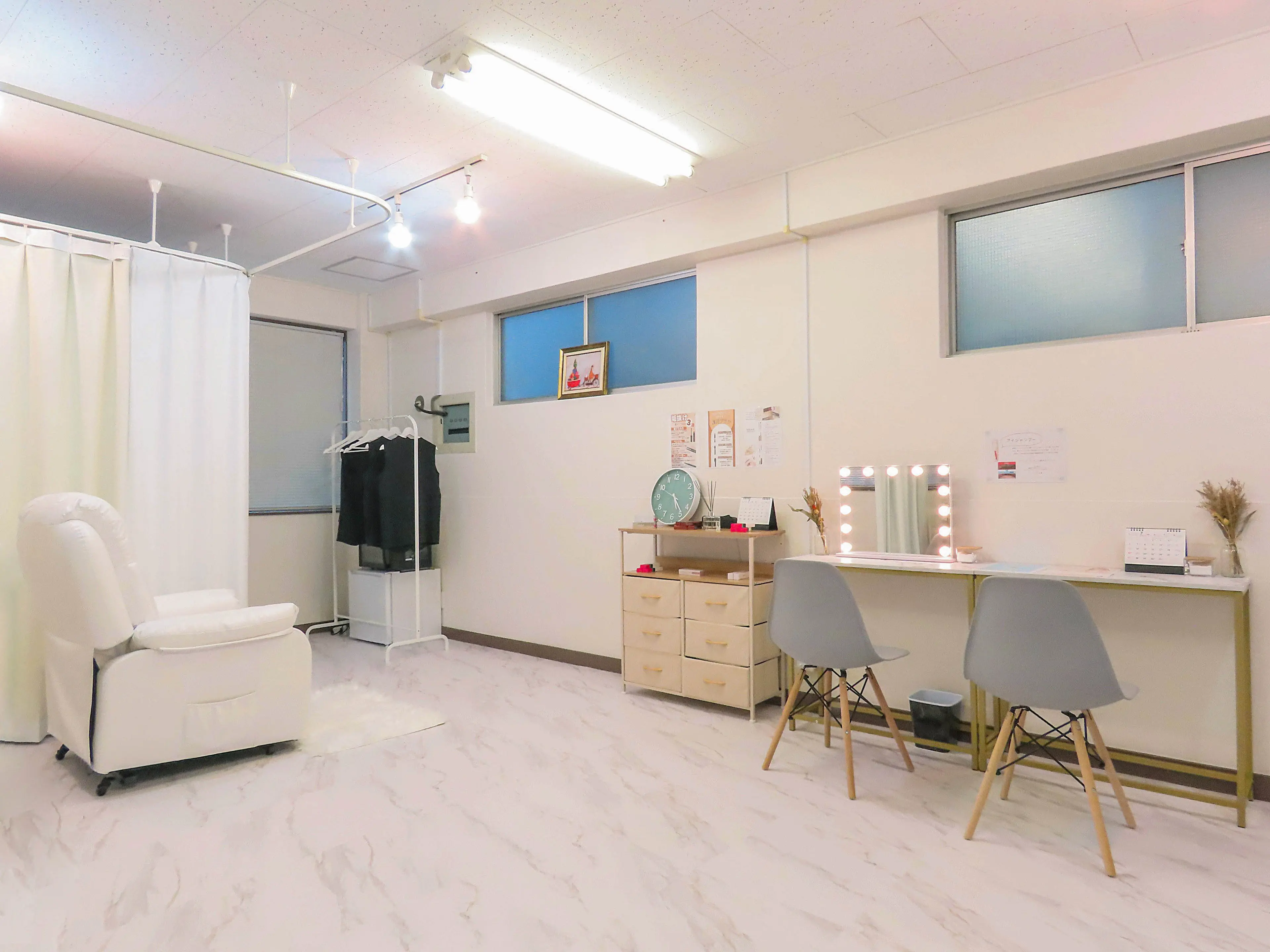 most eyes 京橋店の内観・外観2