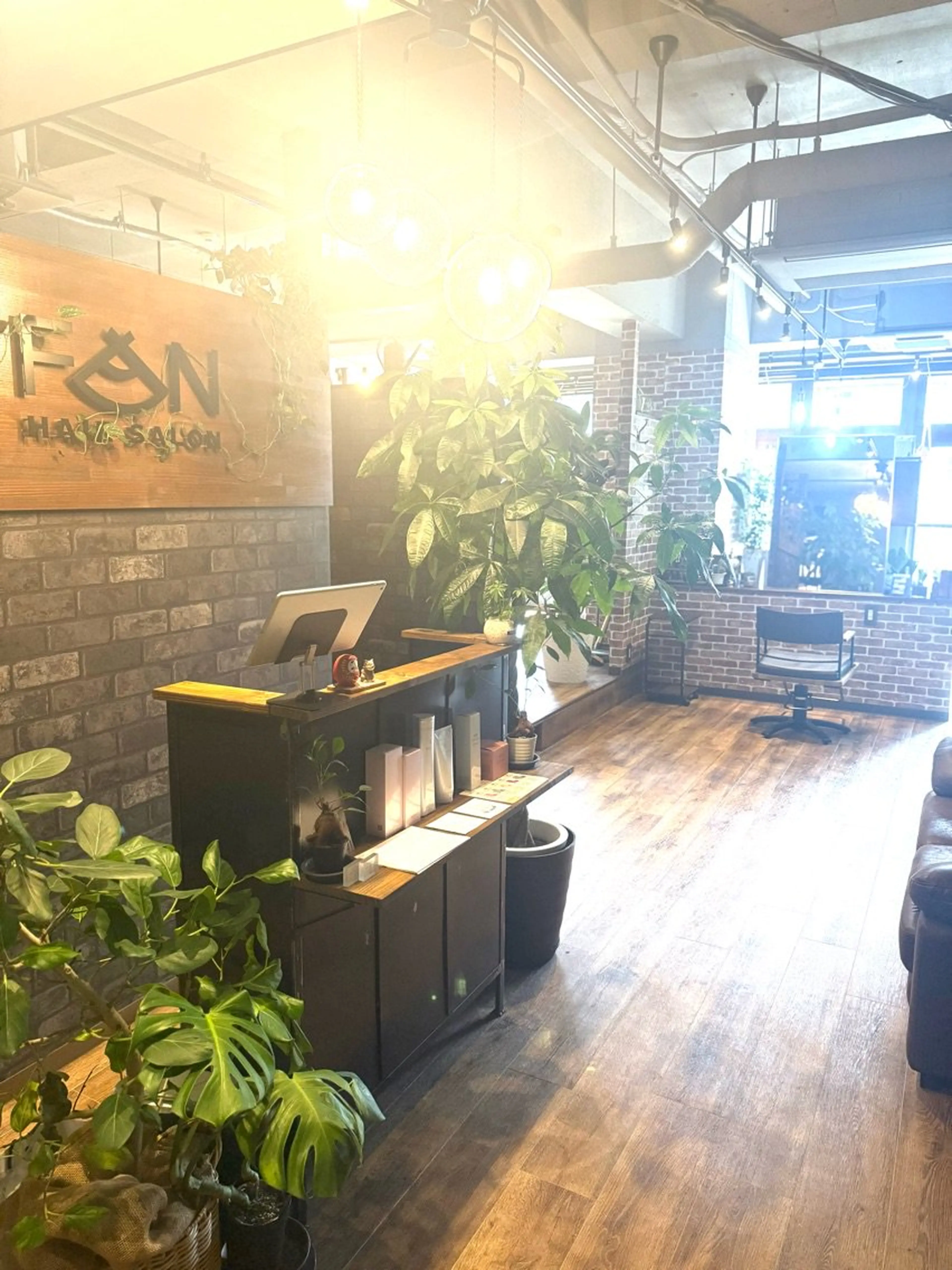 FANの内観・外観1