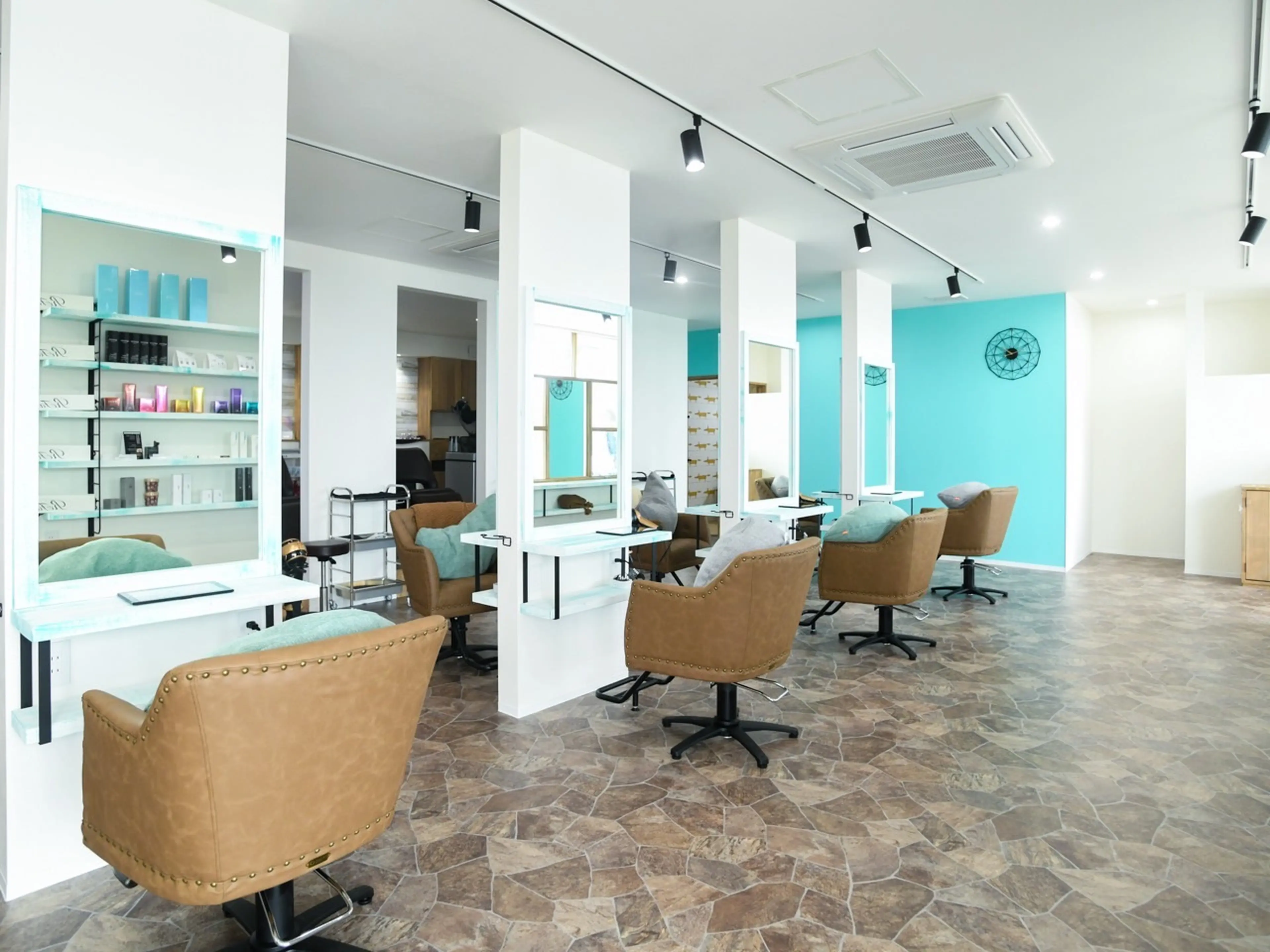 Vias by Hair…DiAの内観・外観2