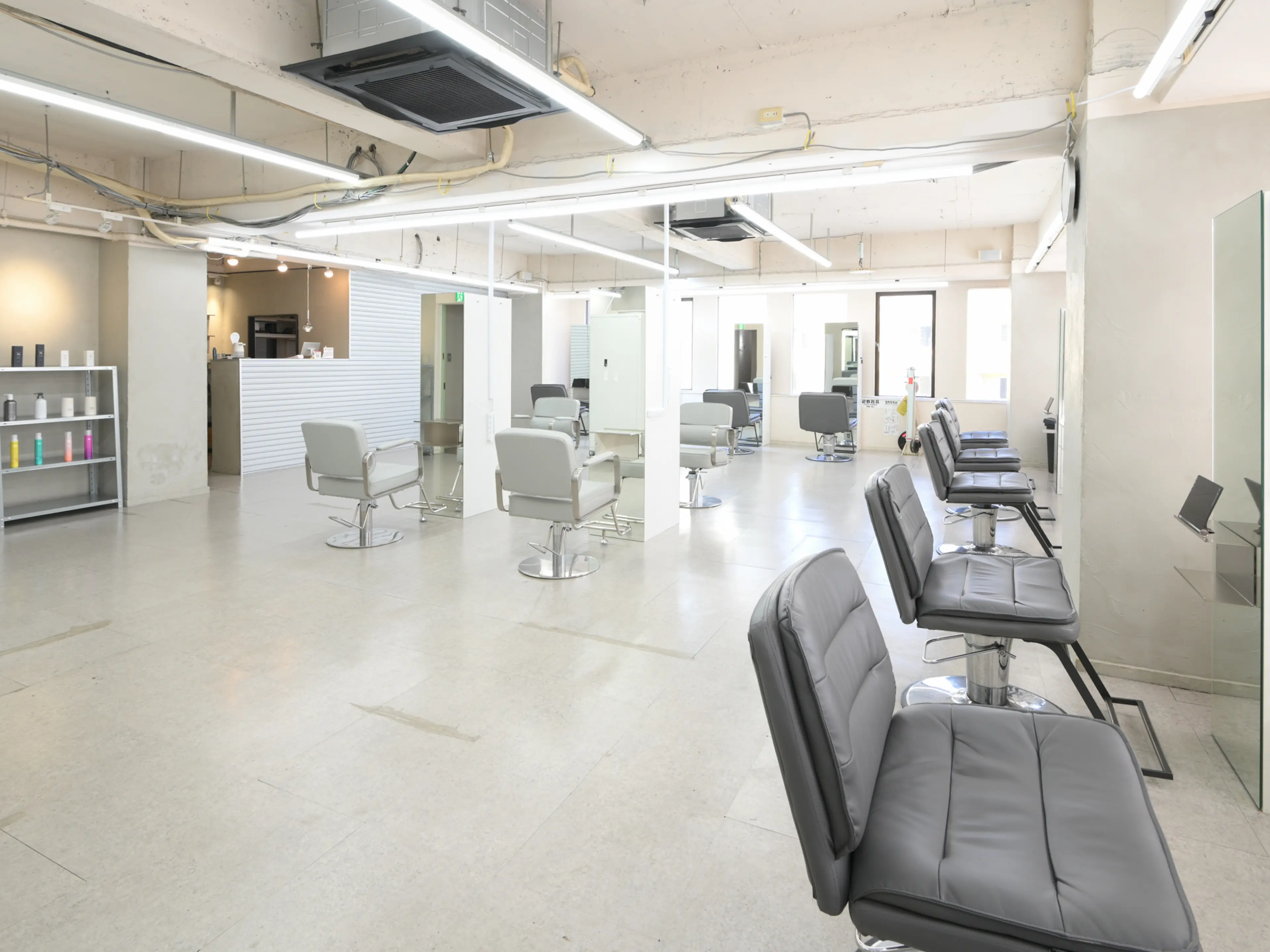 REPの内観・外観3