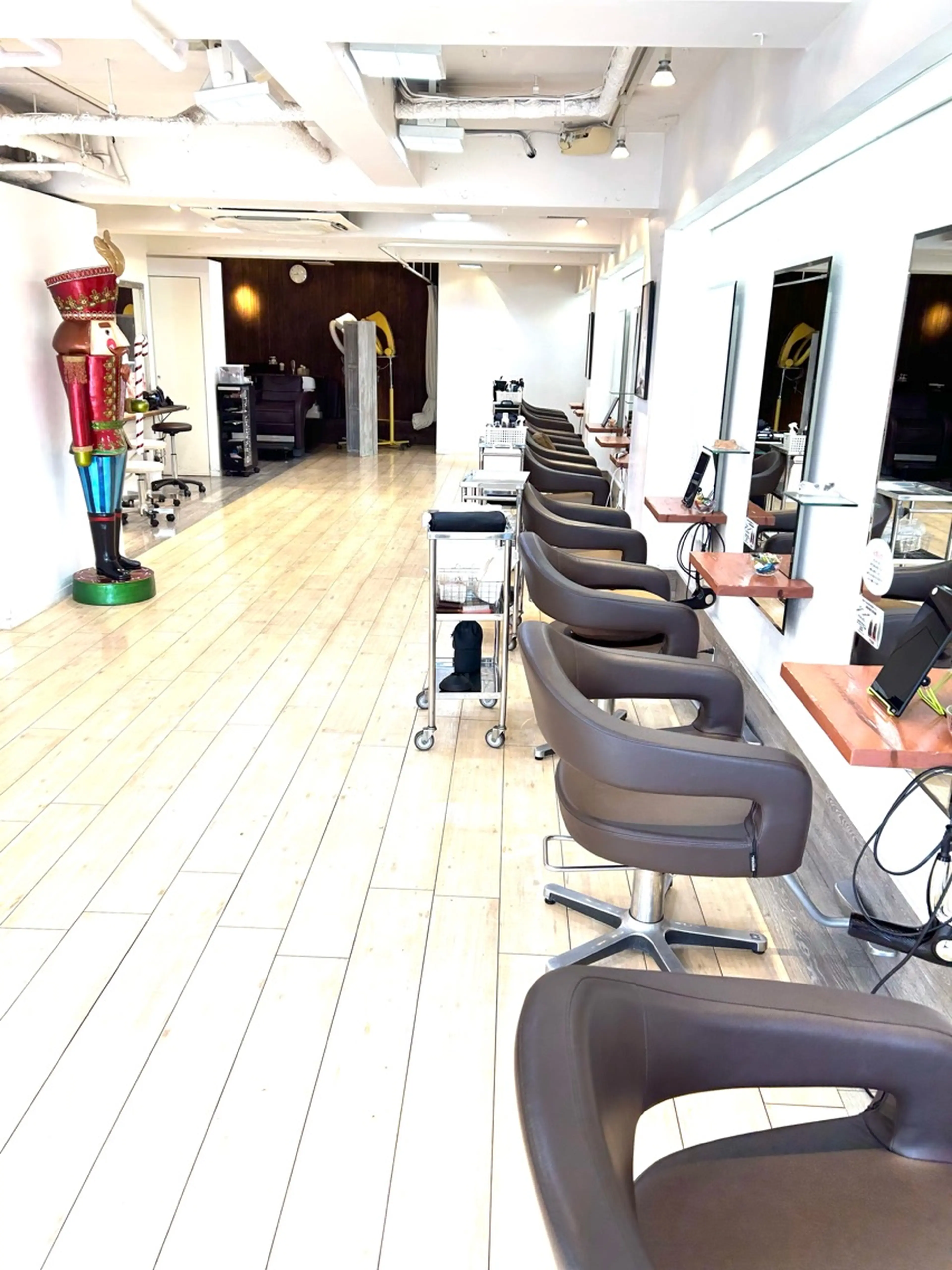 美容室プカシェル　三鷹台店の内観・外観3