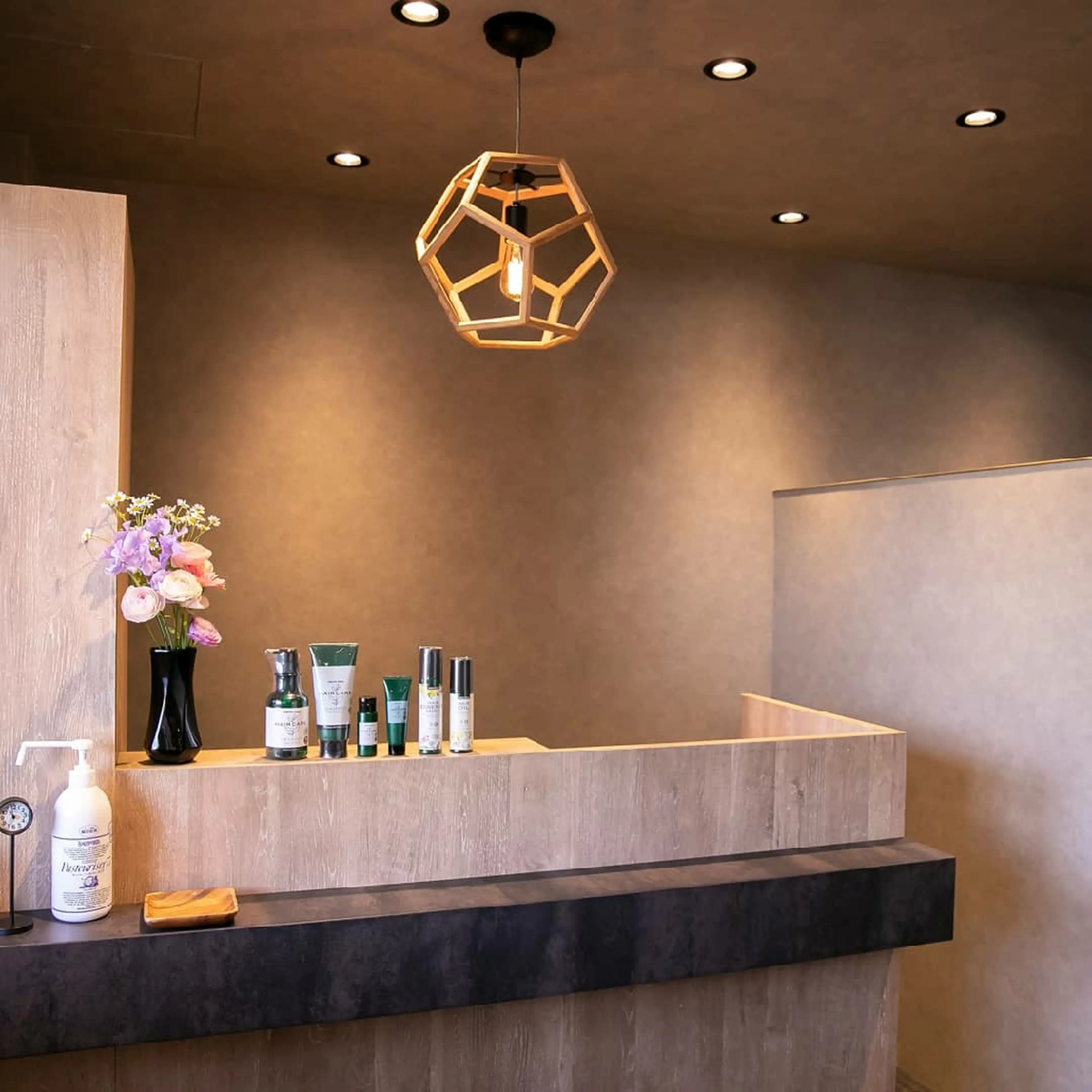 縮毛矯正と髪質改善の美容院スムーク-SMuK-の内観・外観2