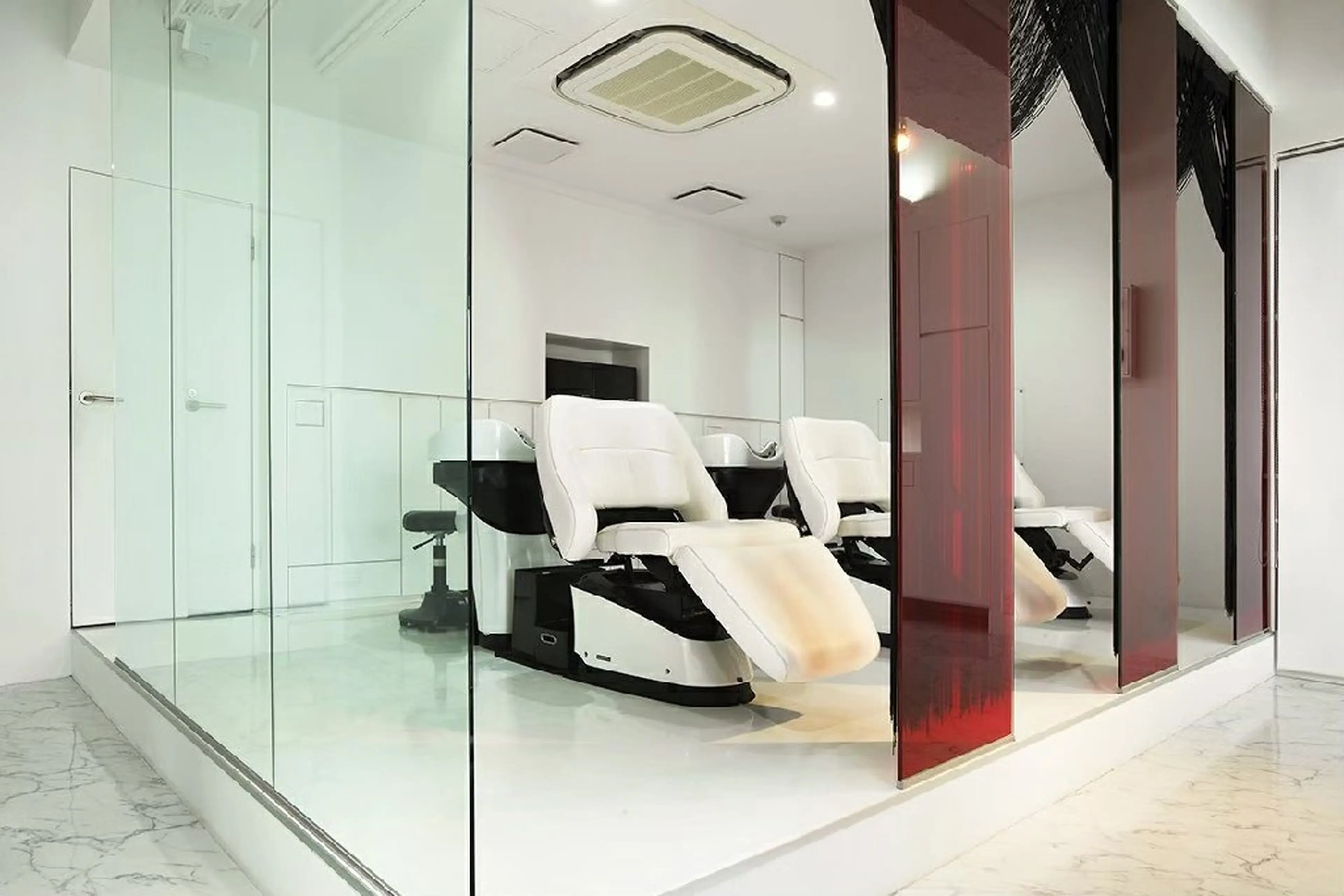 ディシェルアーバンヘアーデザインの内観・外観2