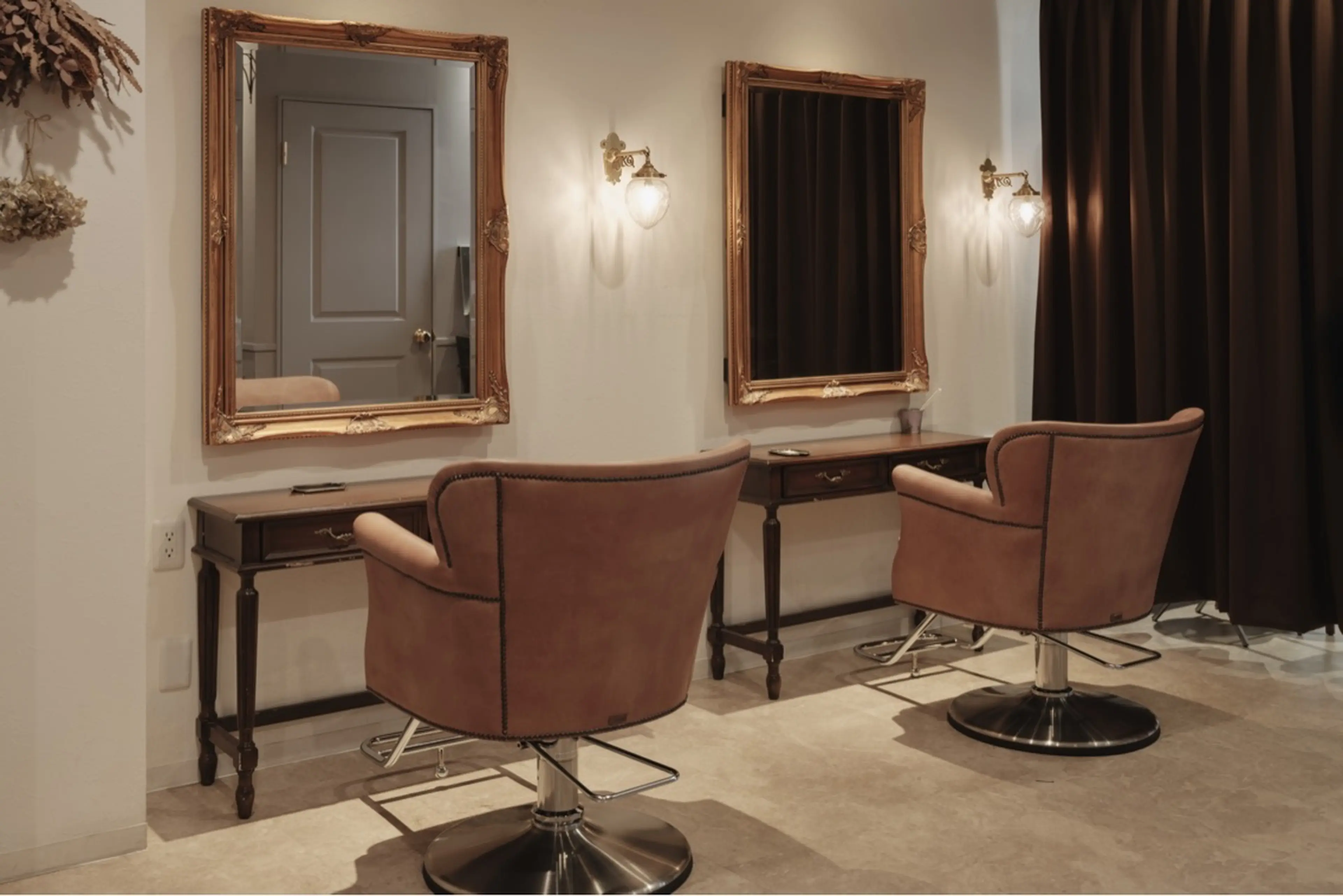 Bond Hairの内観・外観1