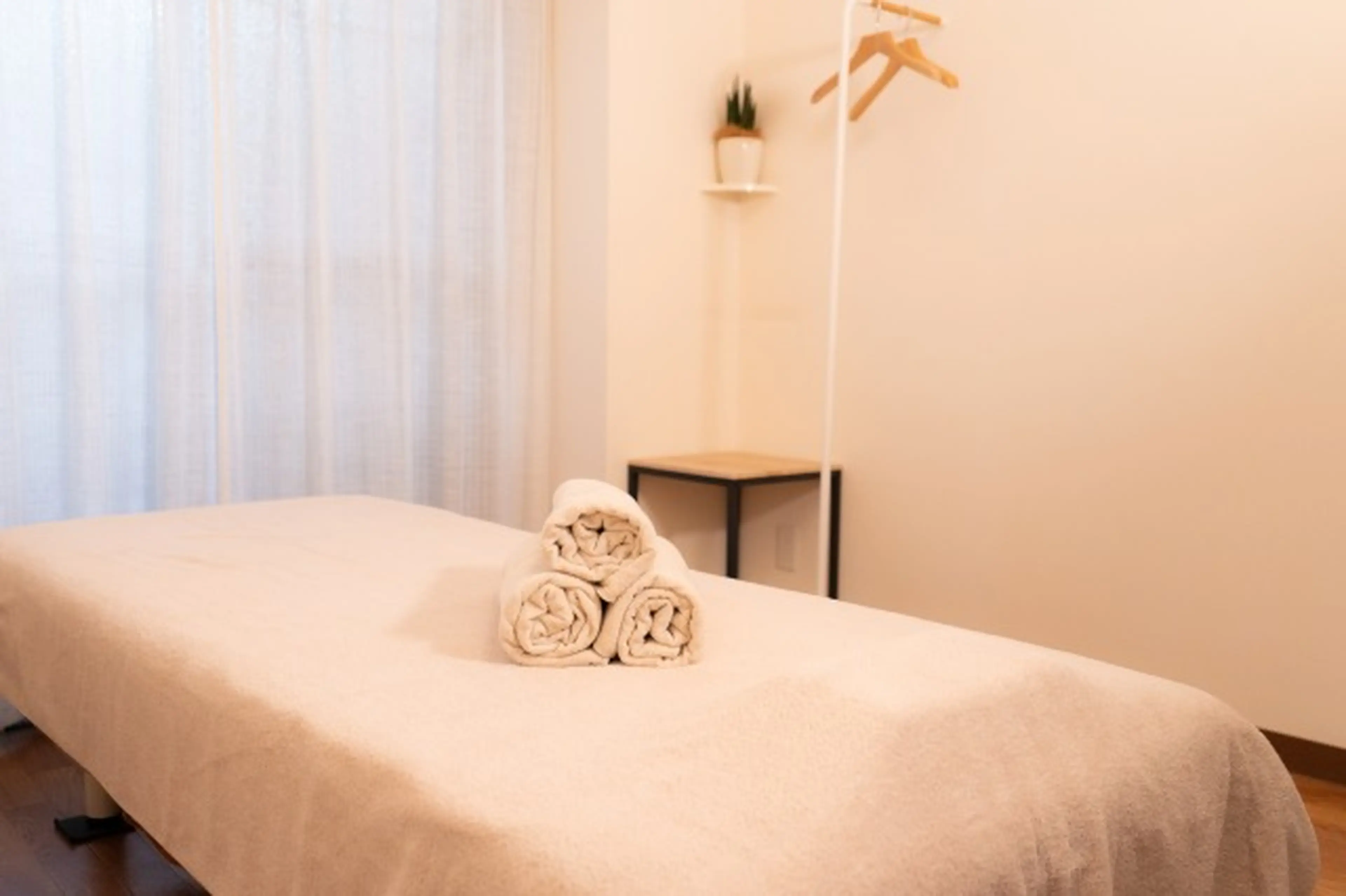 美容鍼Entluce.代々木上原 【アントルーチェ】~たるみ・むくみ特化型小顔矯正専門店~の内観・外観1