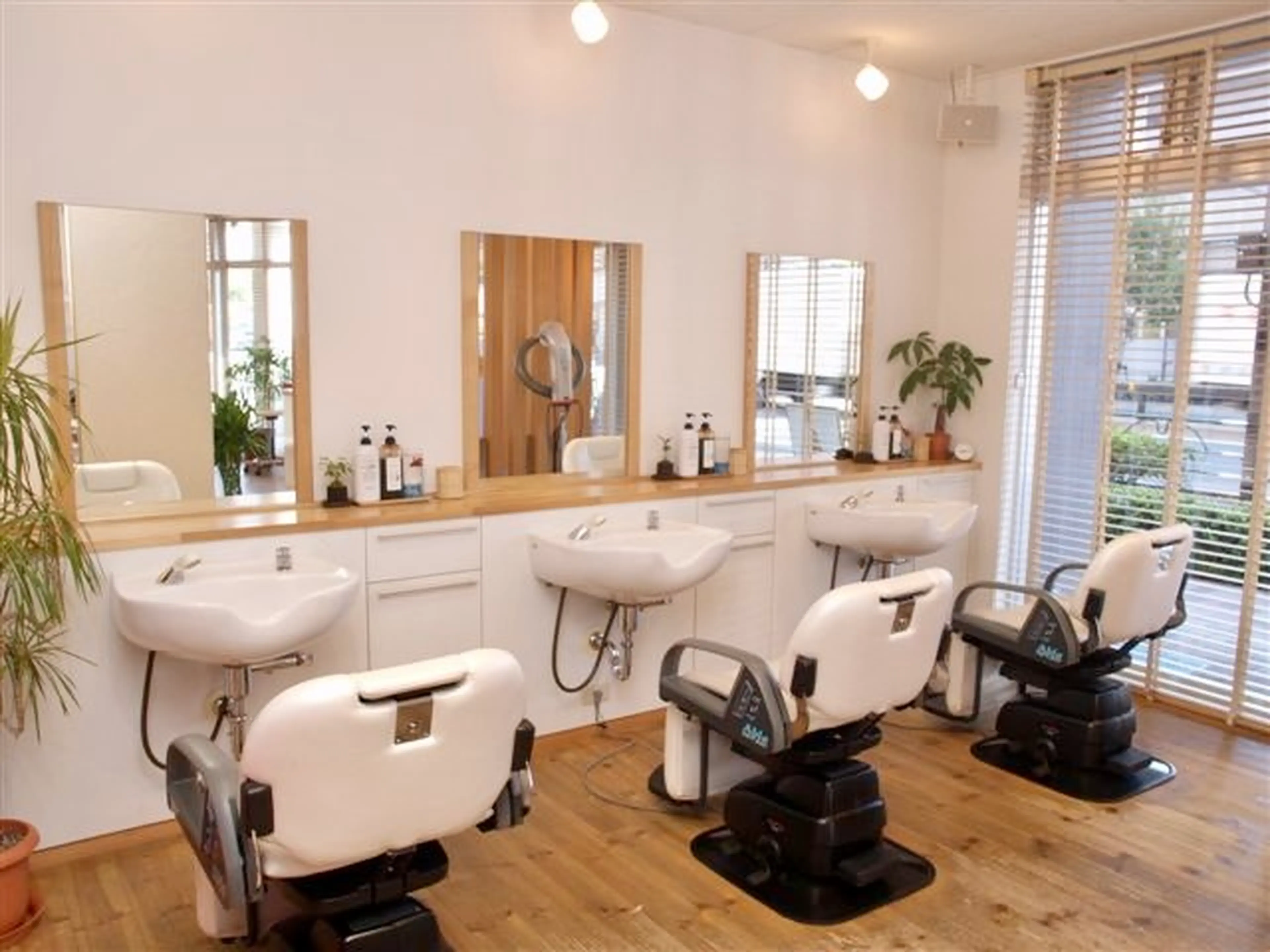 ROSSO 北赤羽店の内観・外観2