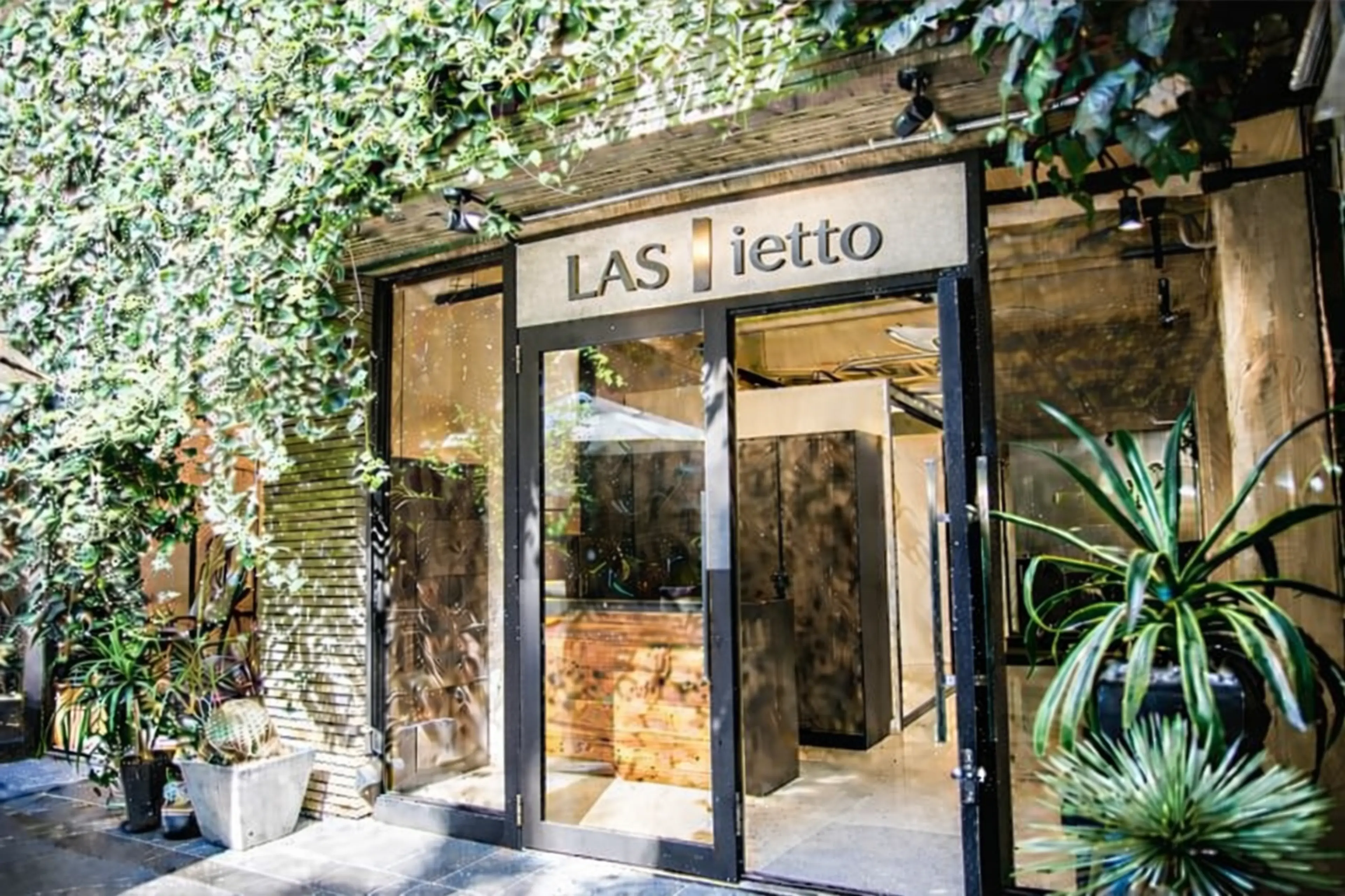 LAS TOKYOの内観・外観1