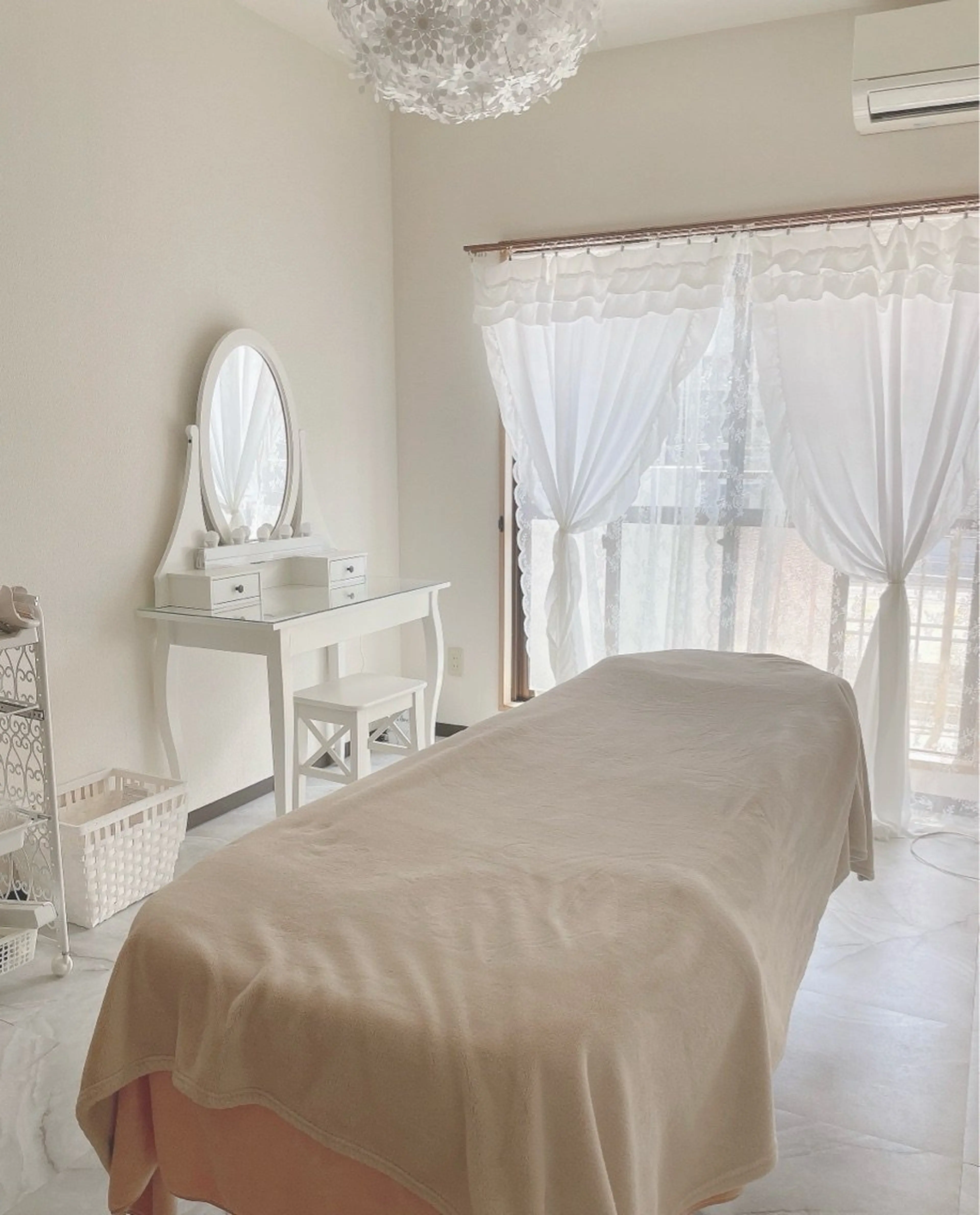 NAIL salon Charmeの内観・外観2