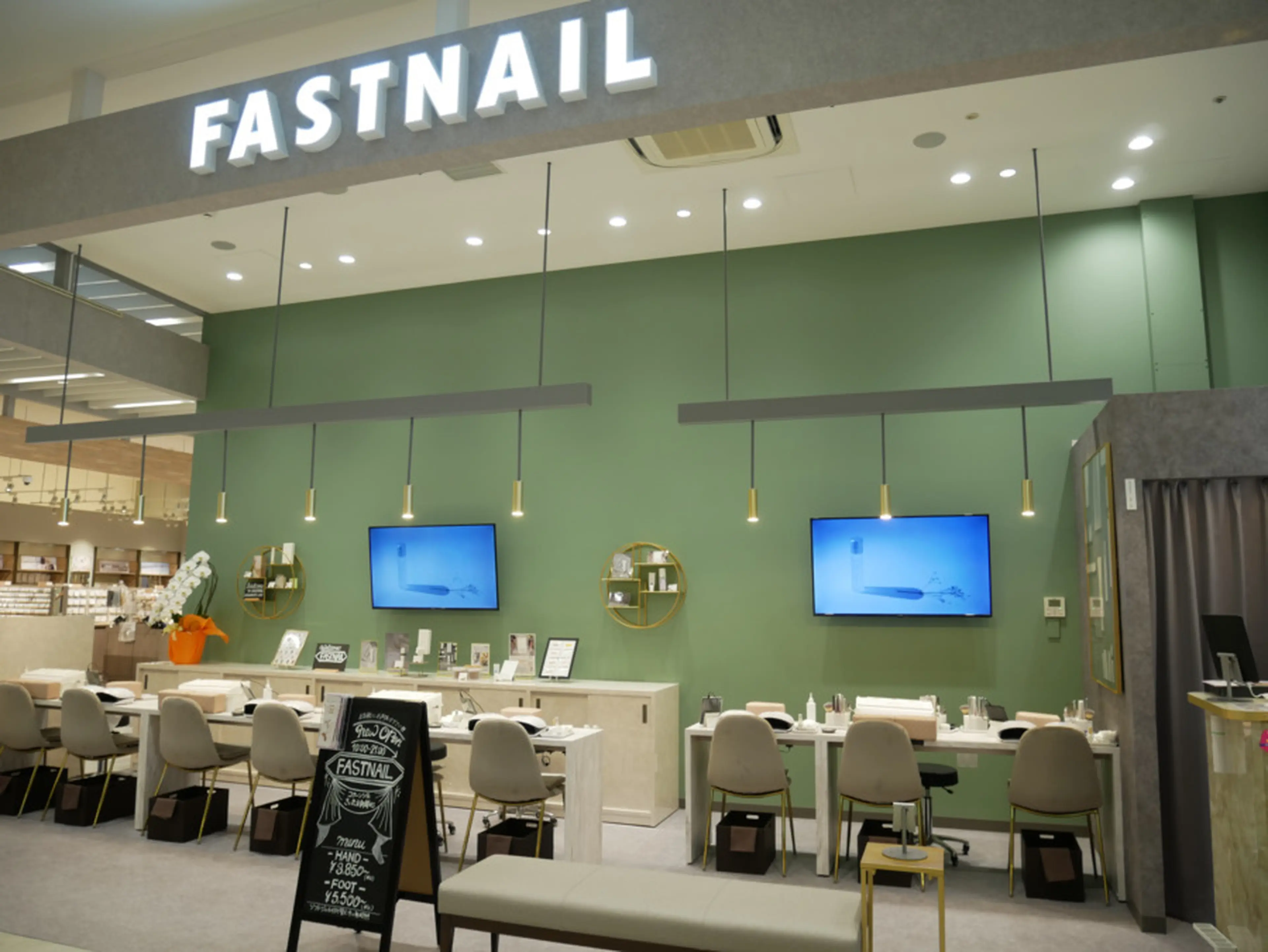 パラジェル取扱 ジェルネイル専門 FASTNAIL 高田馬場店の内観・外観1