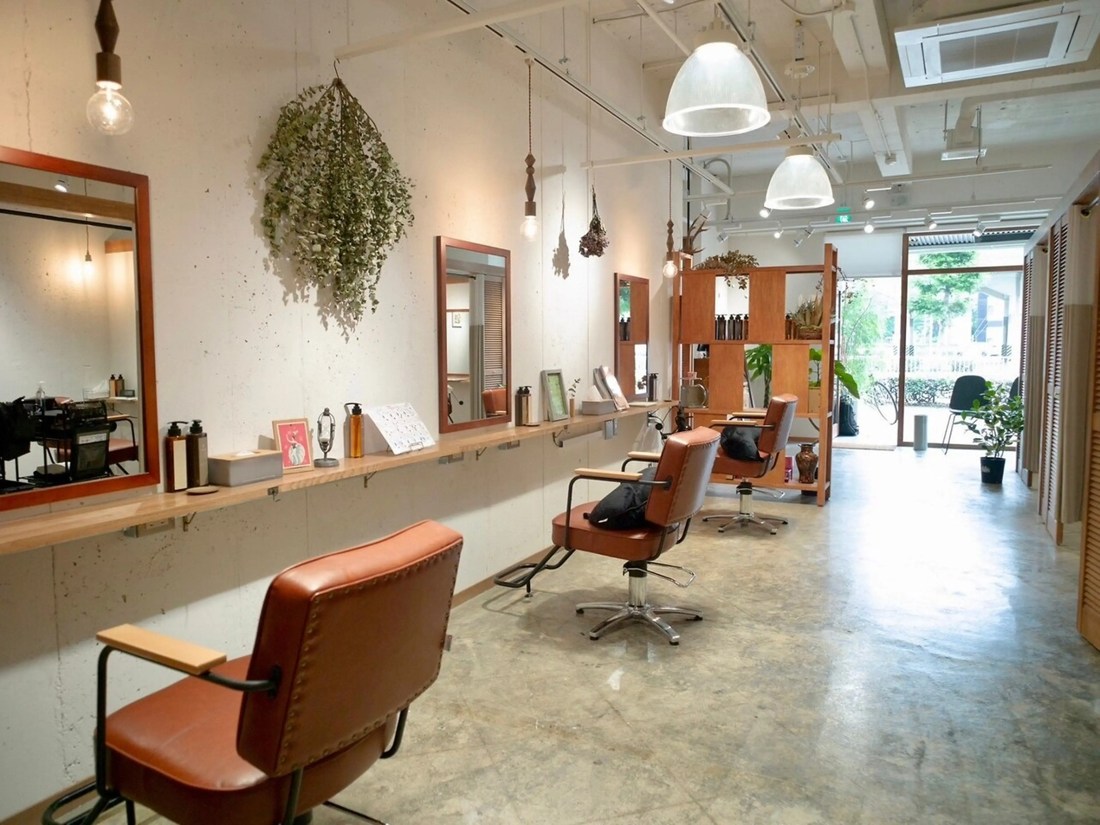 リジェール鶴舞店の内観・外観2