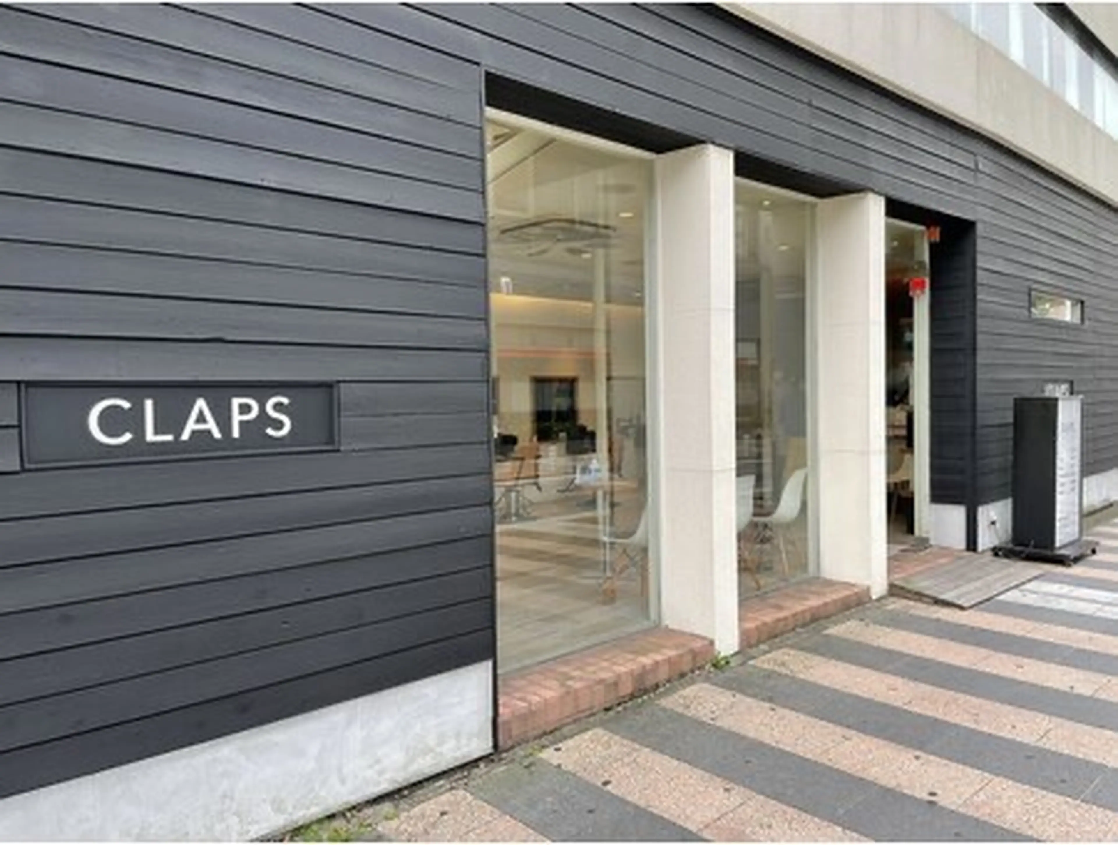 CLAPS横須賀中央店の内観・外観1