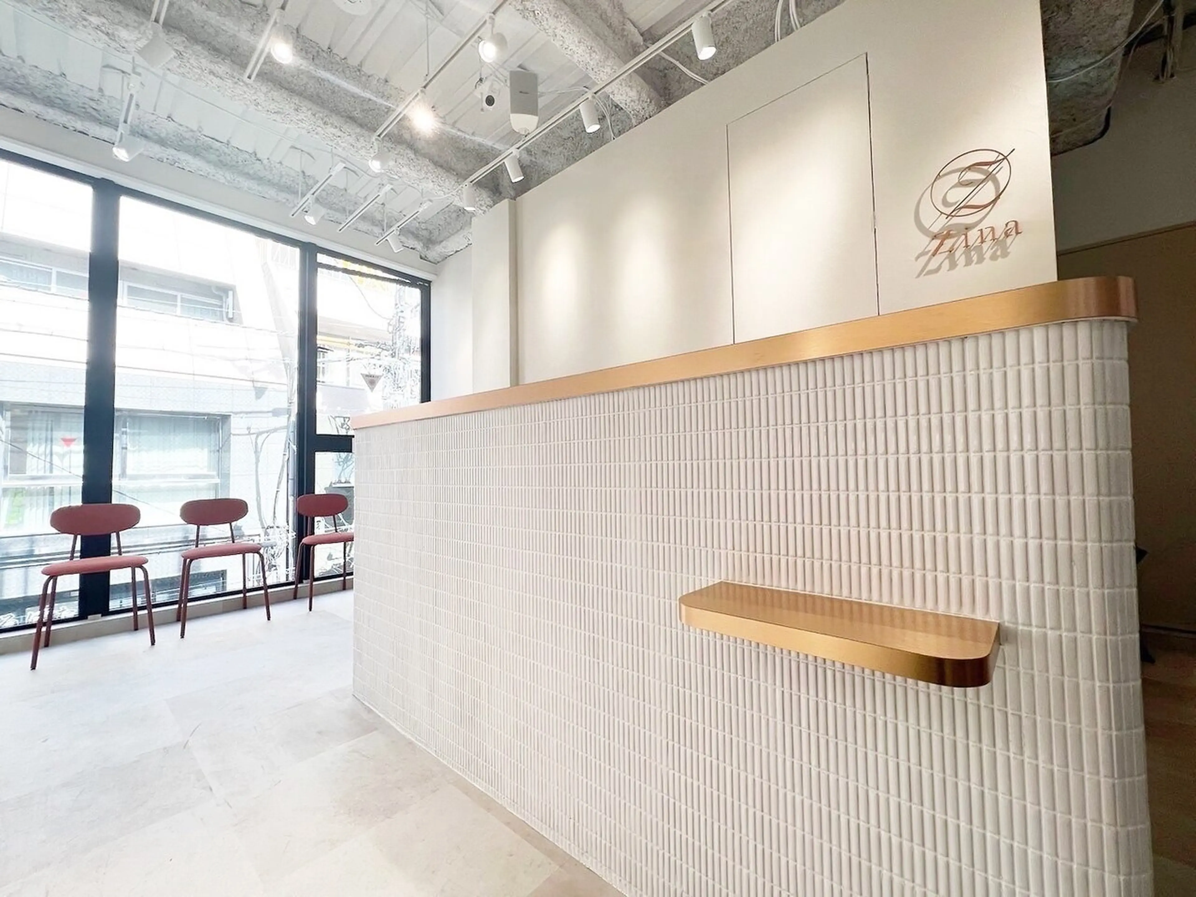 Zina 難波 髪質改善＆トリートメントの内観・外観2