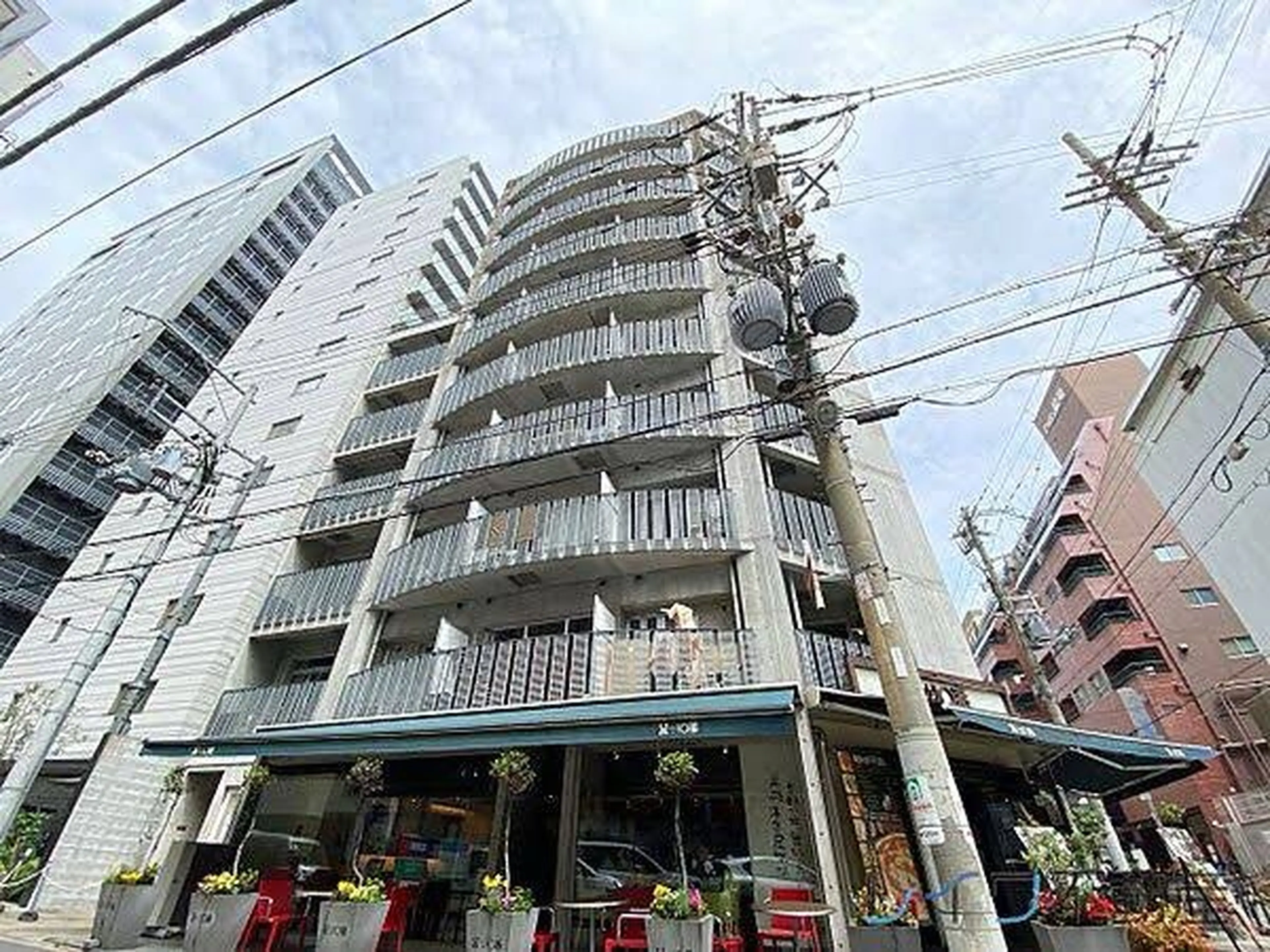 NAIL DOT STUDIO 堺筋本町の内観・外観2