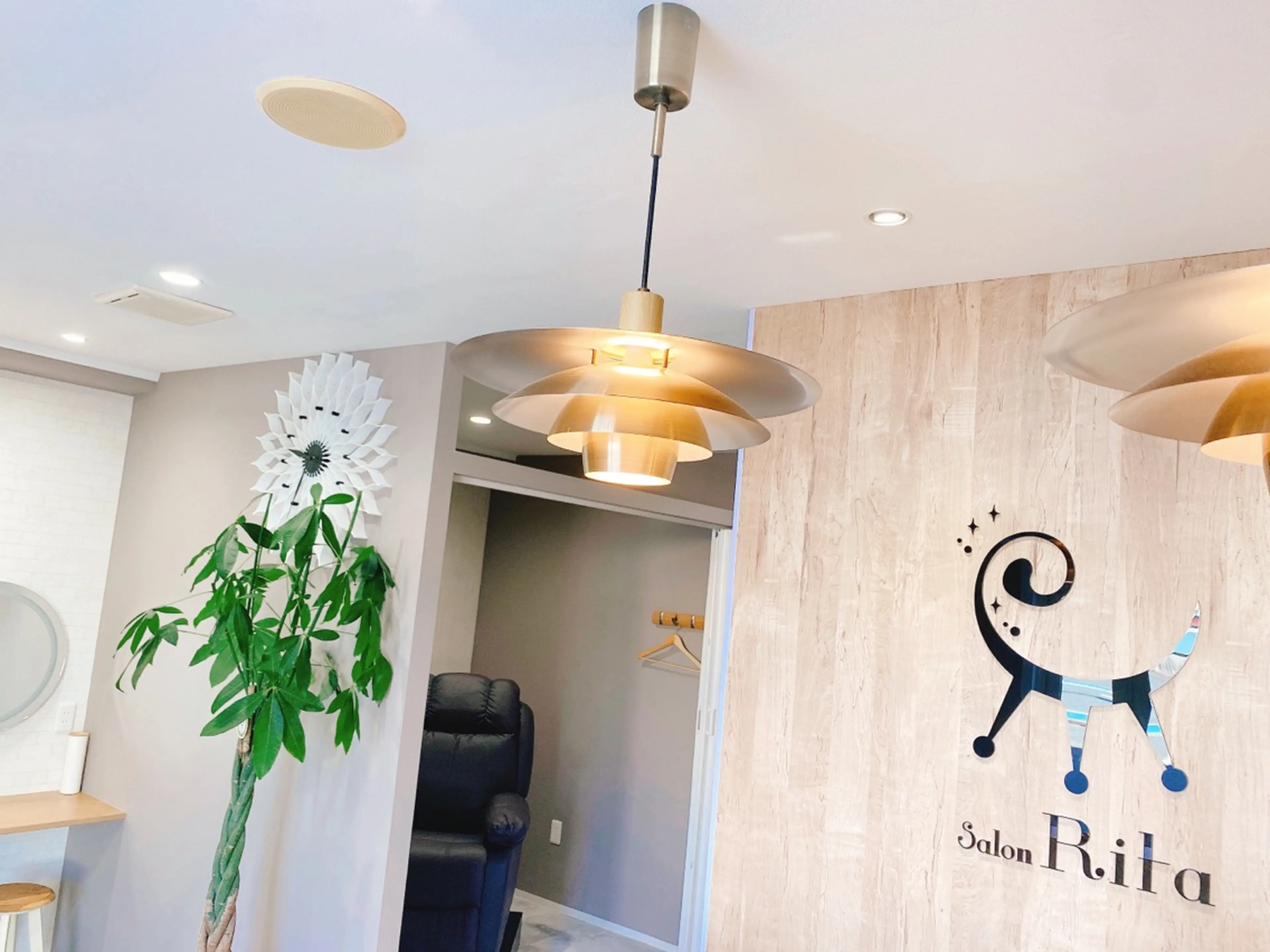 Salon Ritaの内観・外観1
