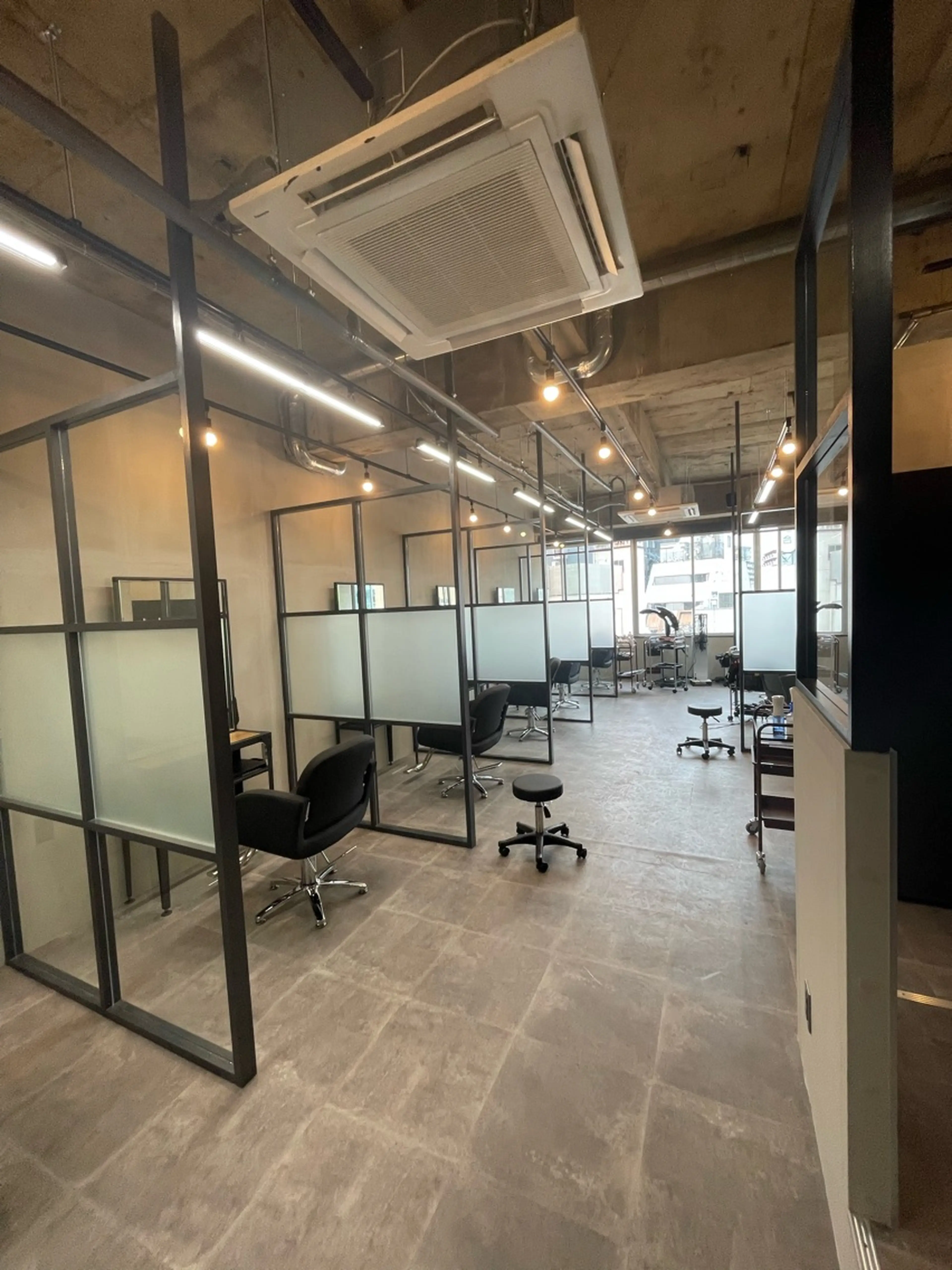 ALLEN hair京橋店の内観・外観1