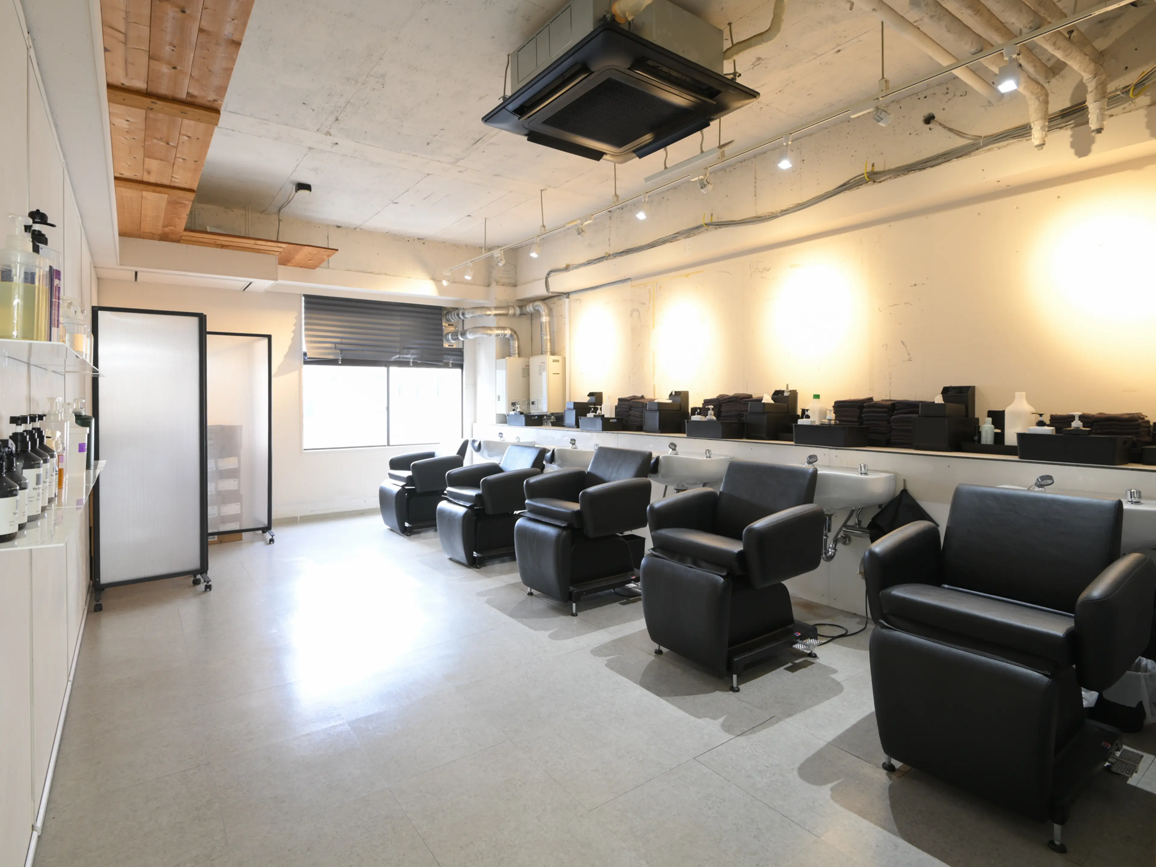 REPの内観・外観2