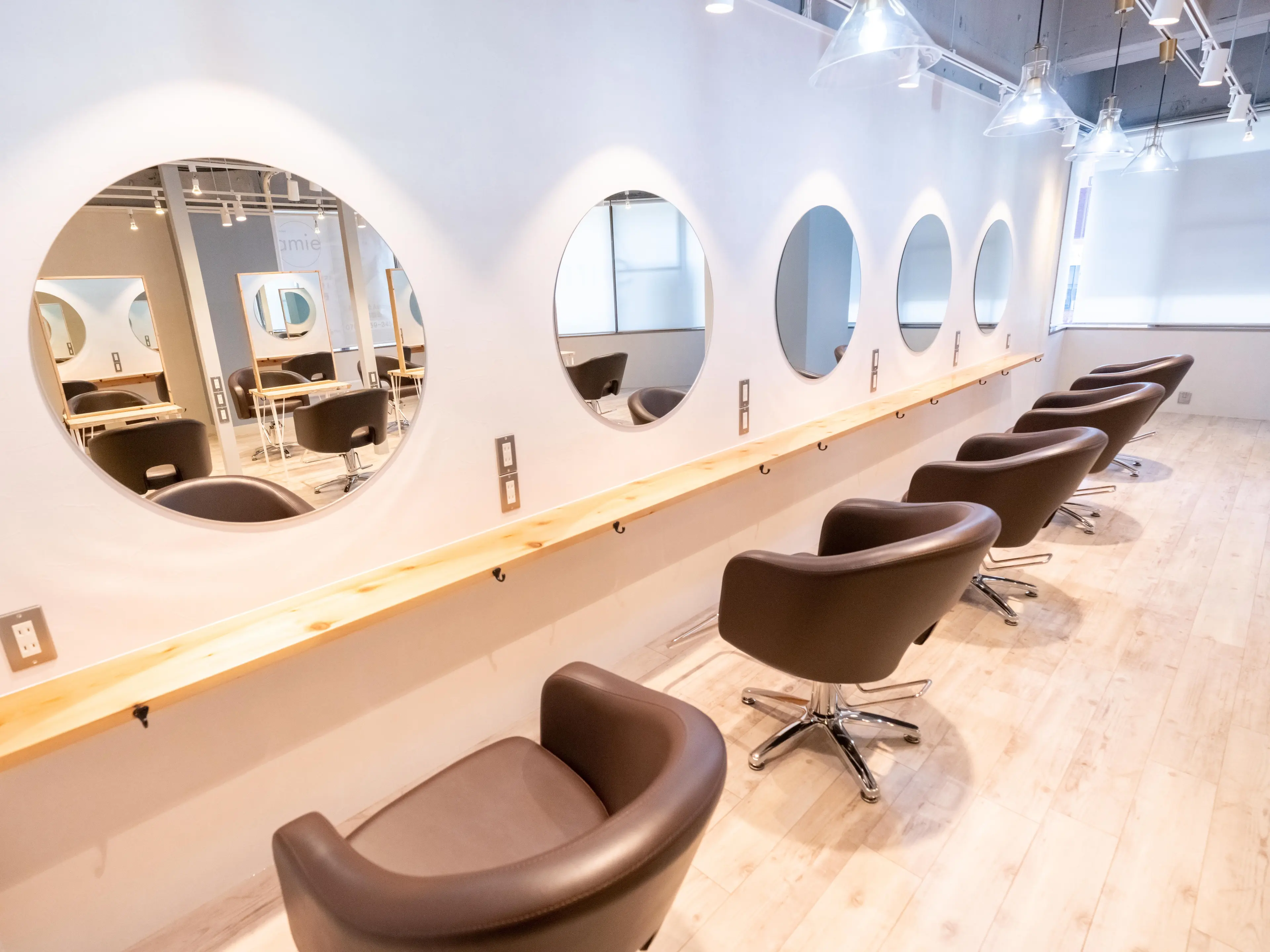 amie琴似駅東口店の内観・外観1