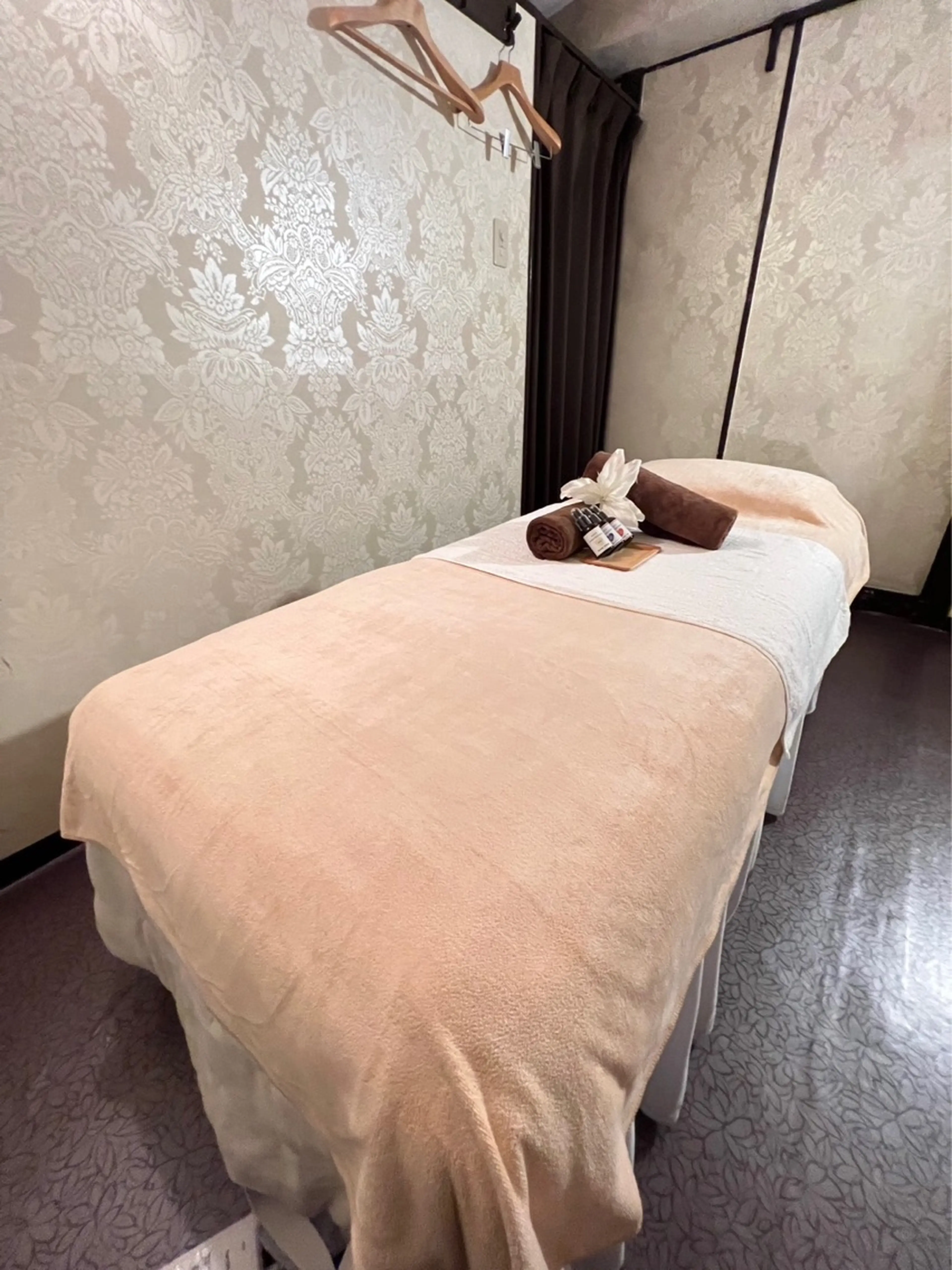 【HOTオイル&ストレッチ専門店】Mens Sanaの内観・外観1