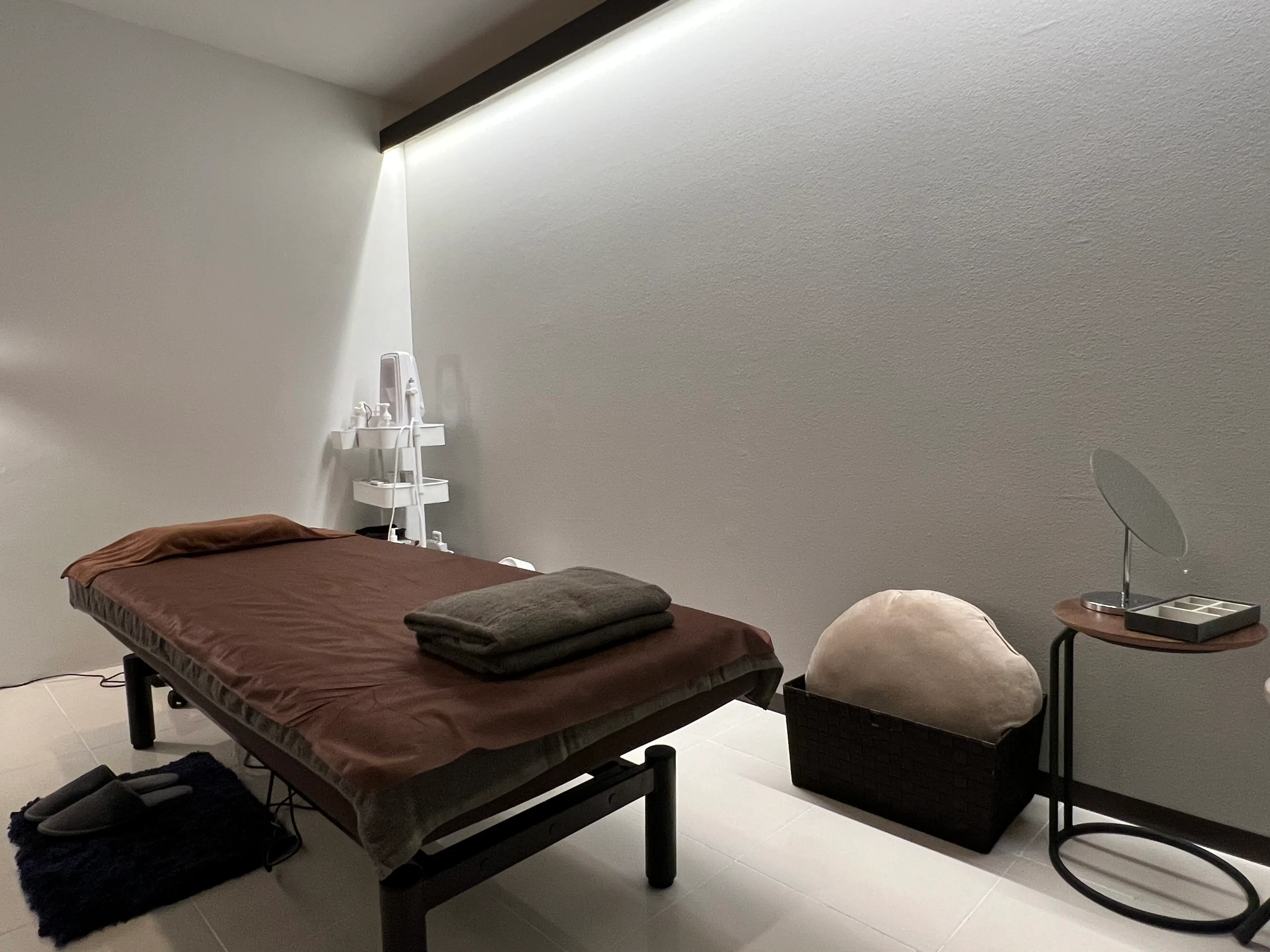 本町美容鍼灸サロンHARRIERの内観・外観2