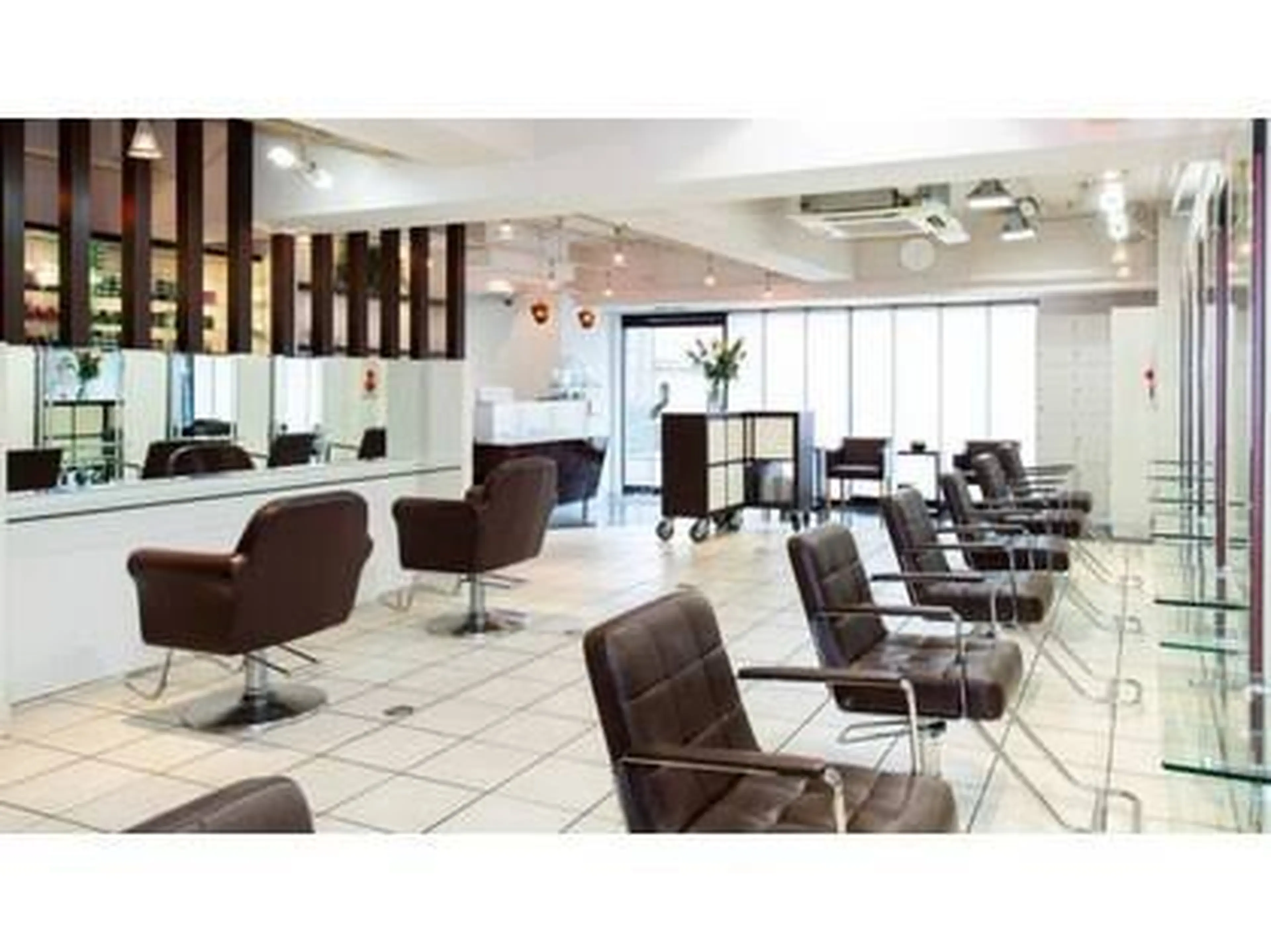 insence glueの内観・外観2